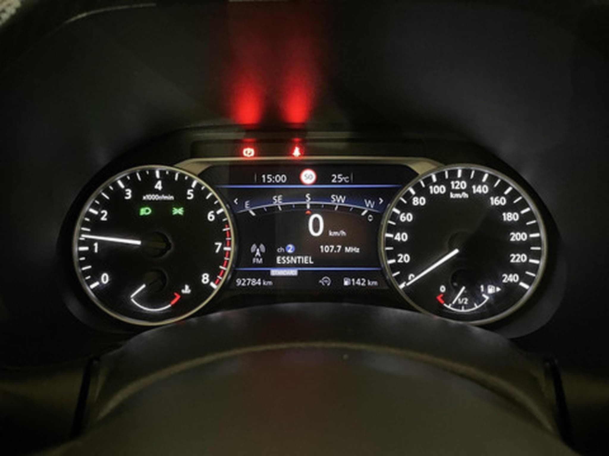 Nissan Juke 1.0 DIG-T N-CONNECTA (2019) - Foto 2