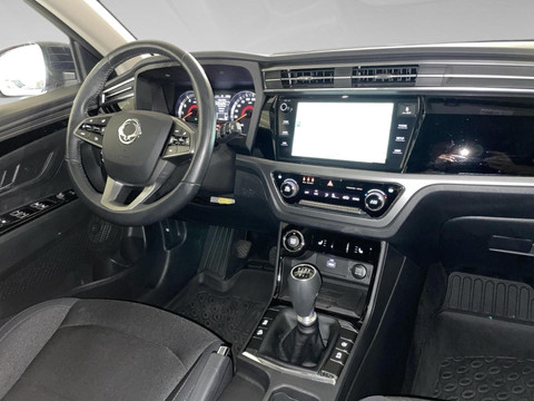 Ssangyong Korando 1.5 T-GDI 120kW Ruby (2023) - Foto 7