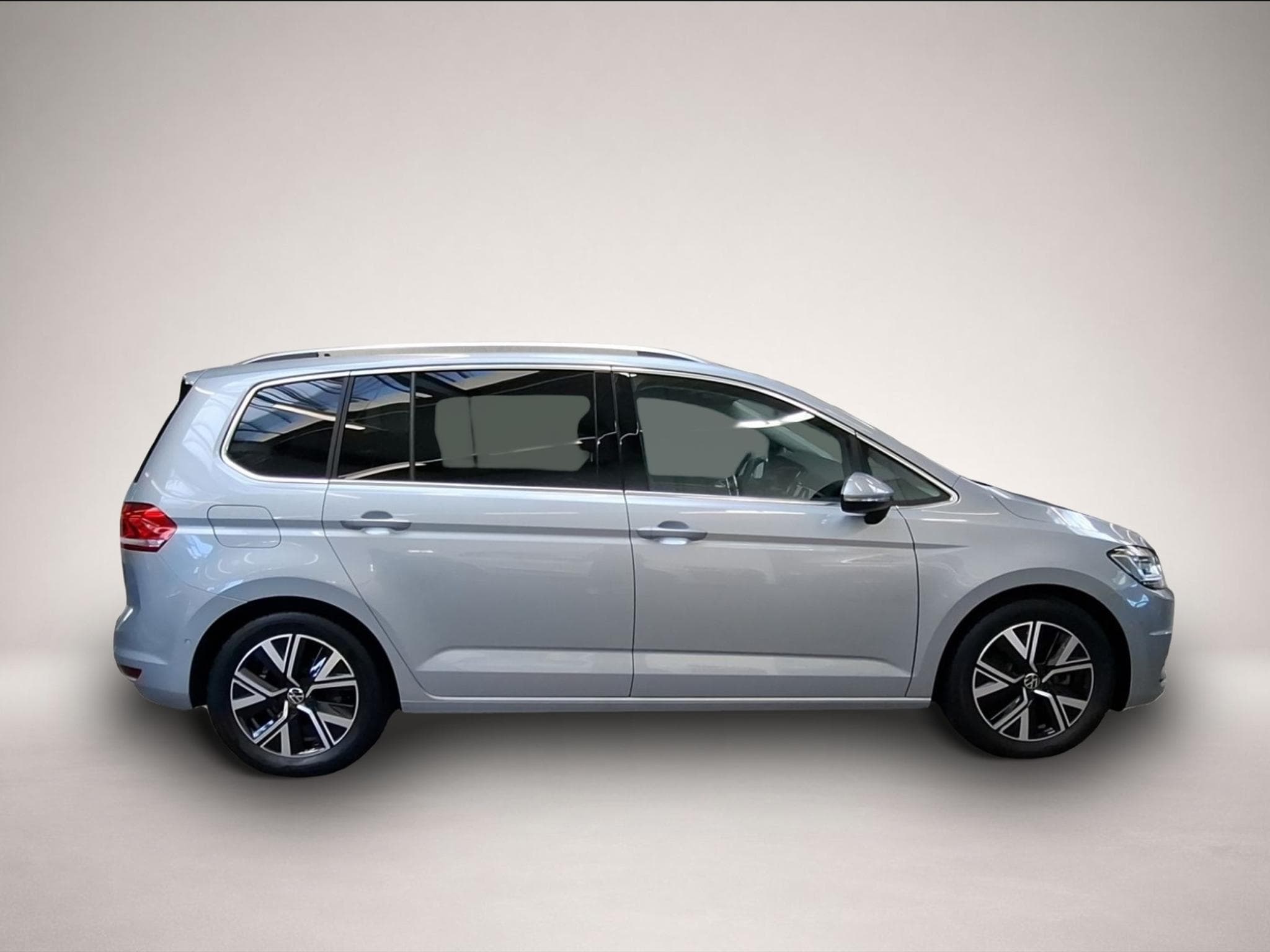 VW Touran (2025) - Photo 6