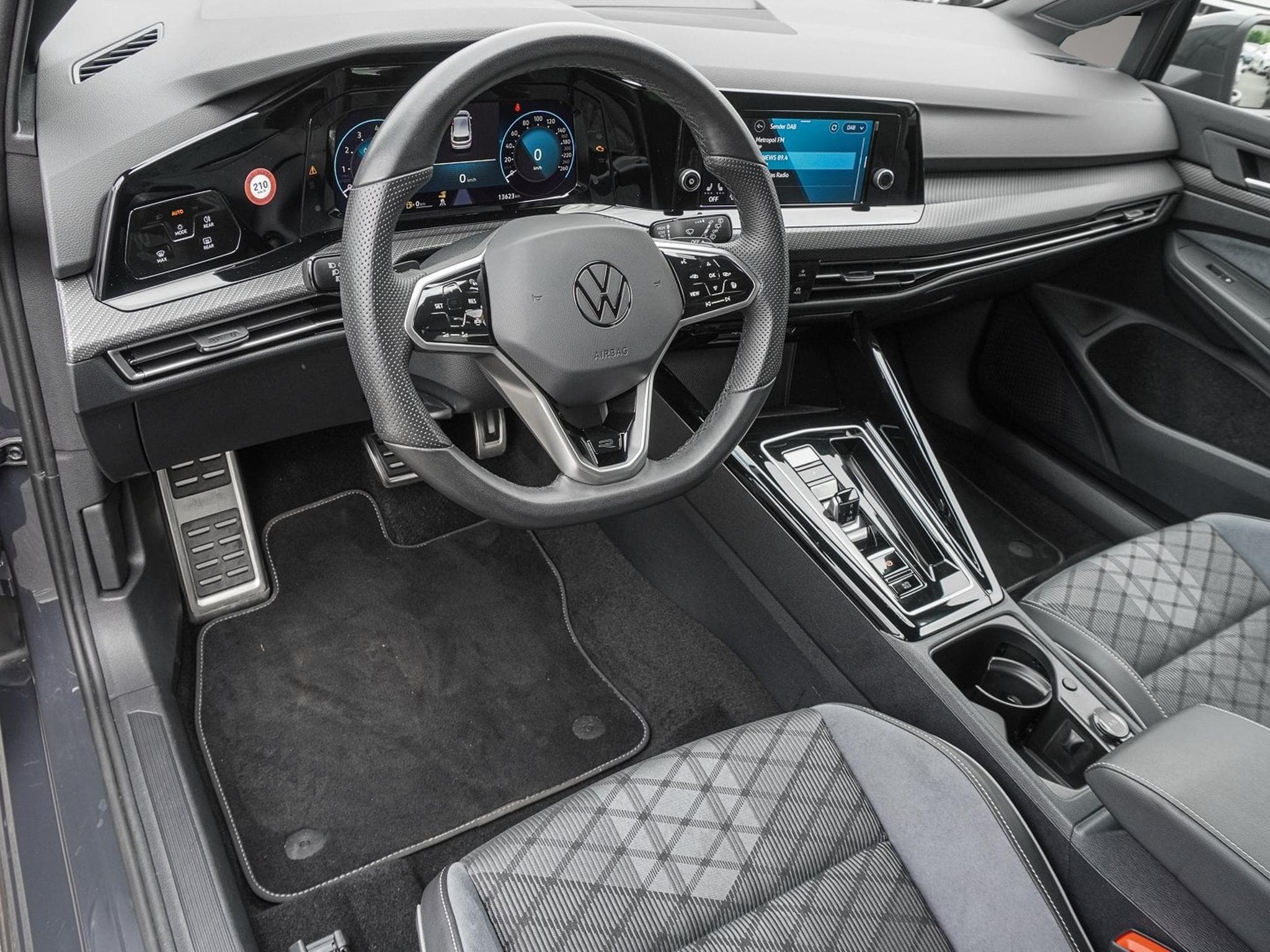 VW Golf (2024) - Foto 7