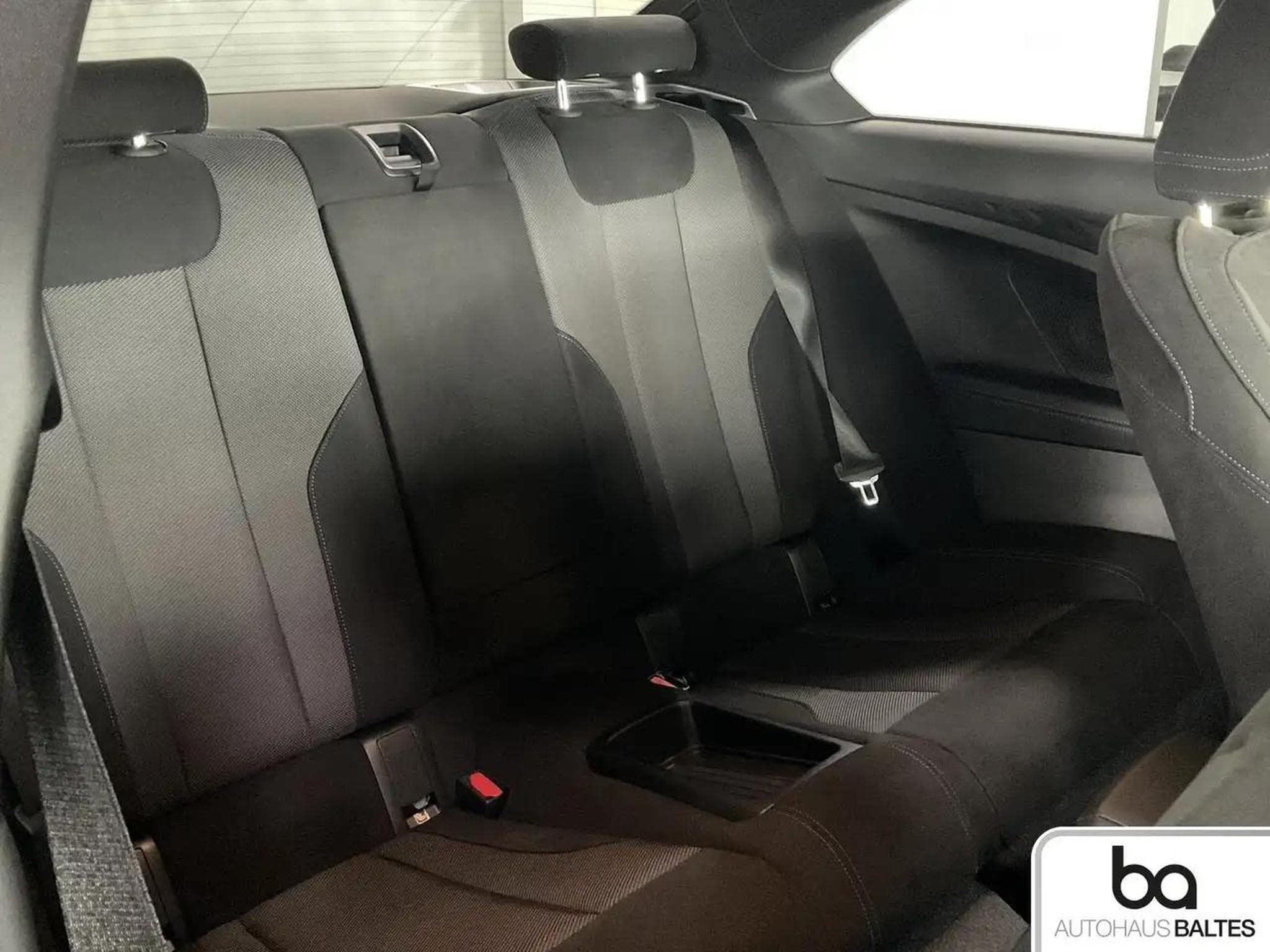 BMW M240 (2026) - Photo 8