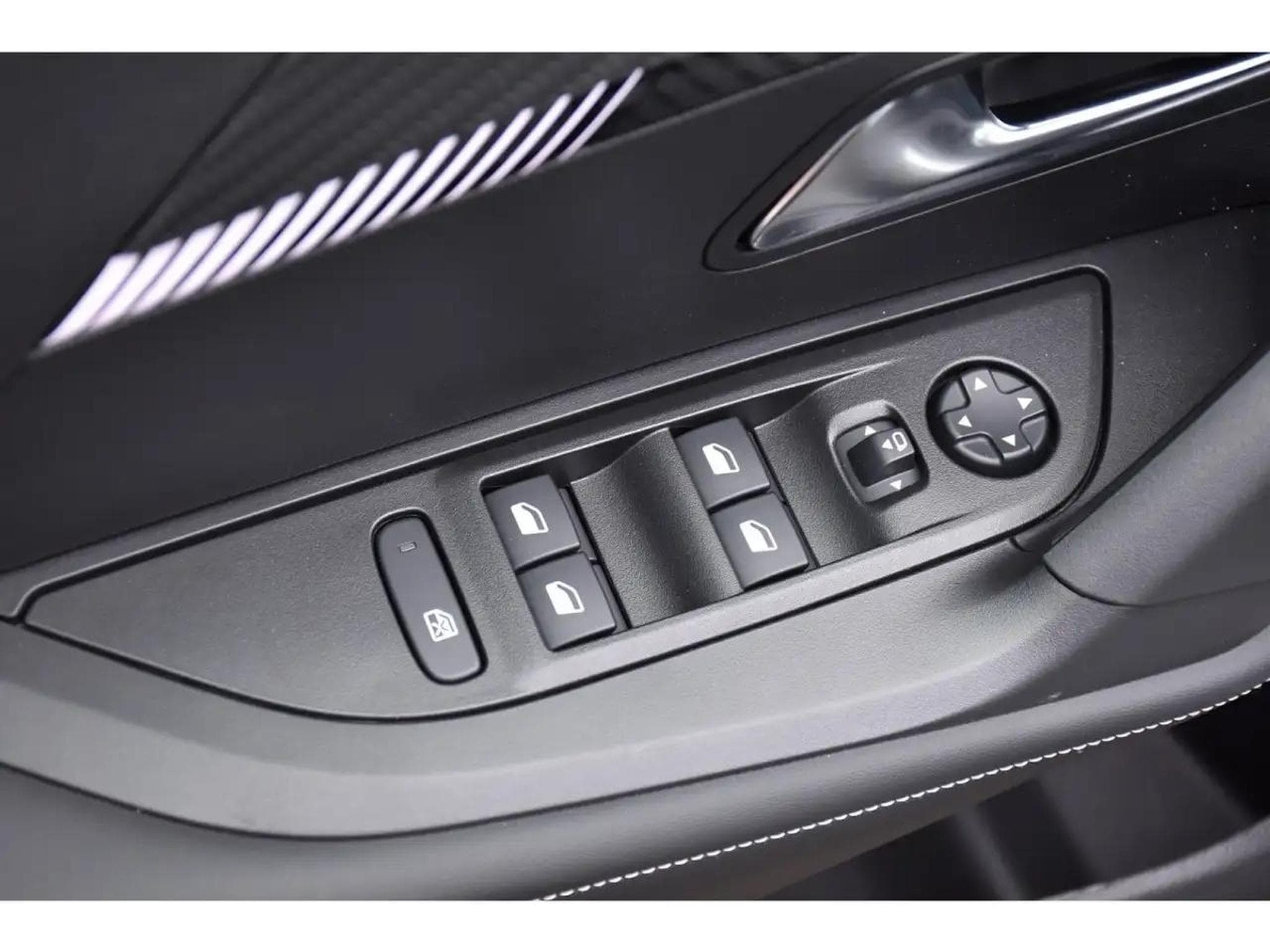Peugeot 2008 (2025) - Photo 23