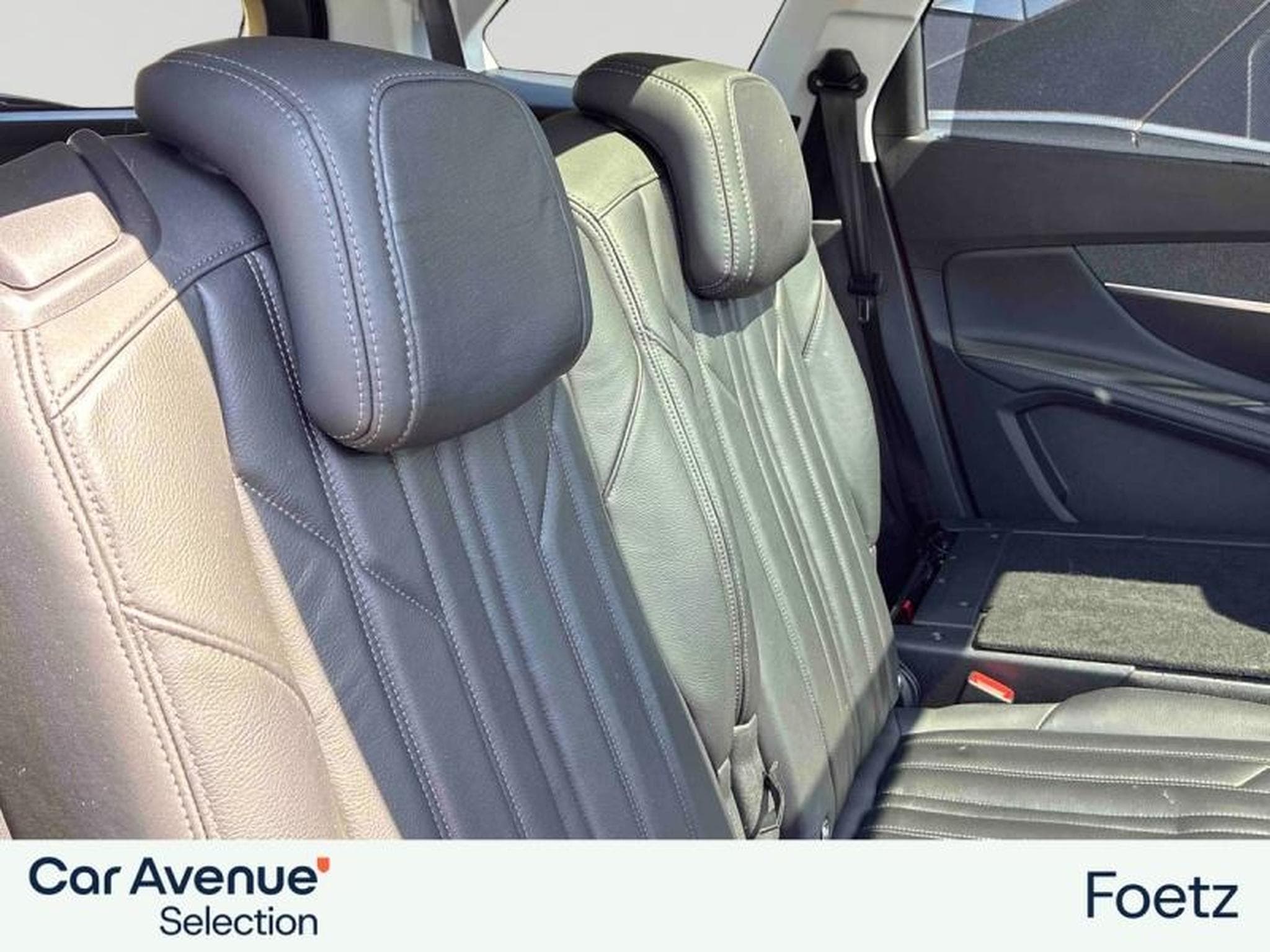 PEUGEOT 5008 1.2 PureTech 130ch S&S Allure EAT8 (2020) - Foto 9