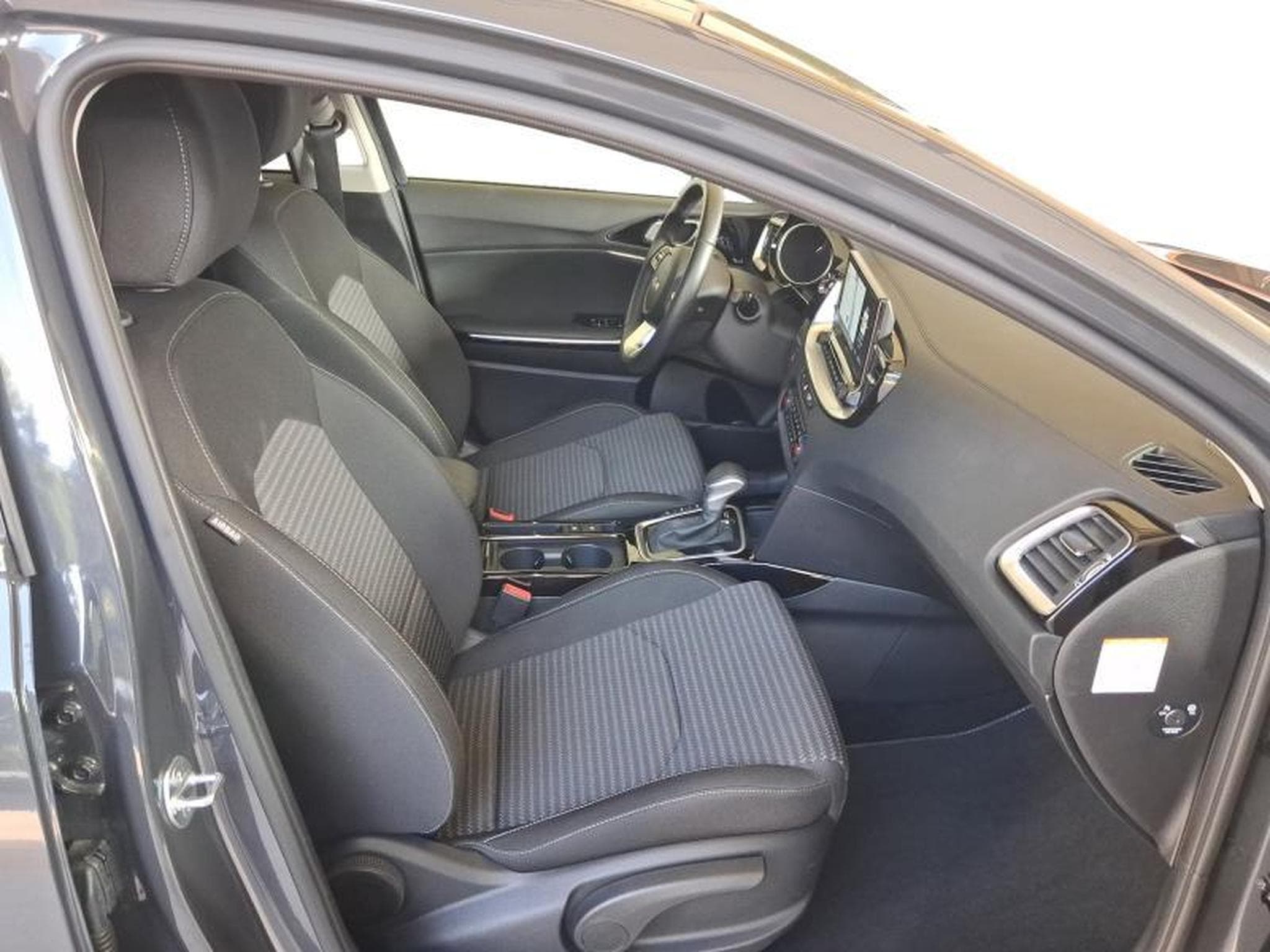 Kia Ceed Business Line (2025) - Foto 14