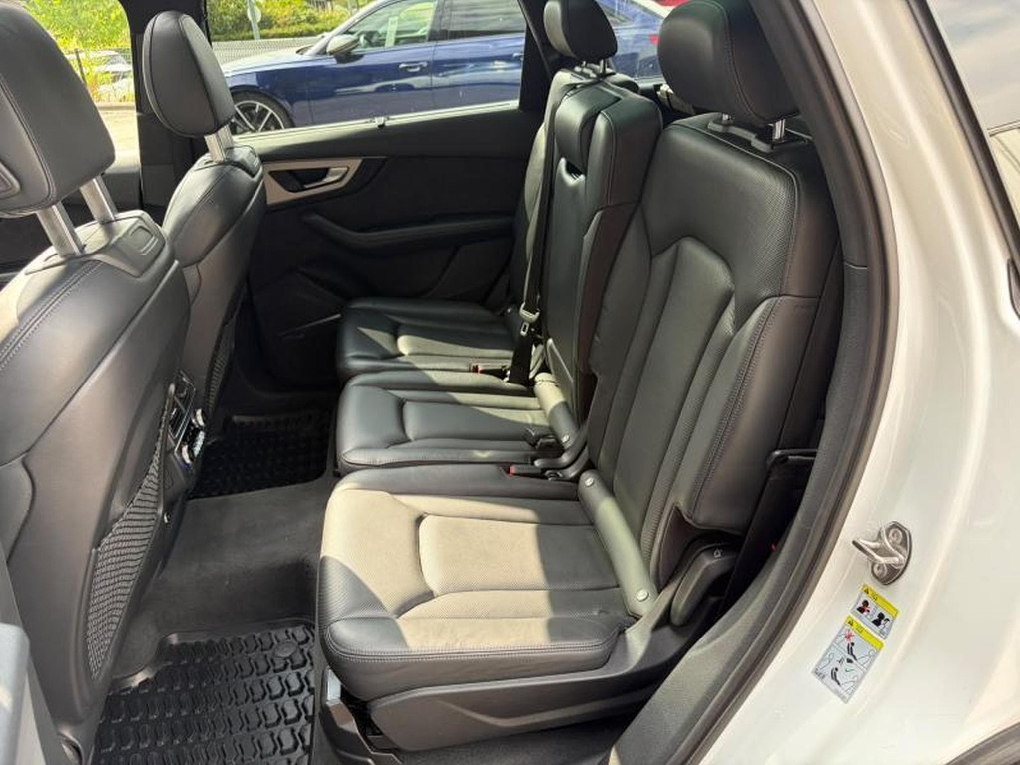Audi SQ7 4.0d (2018) - Photo 17