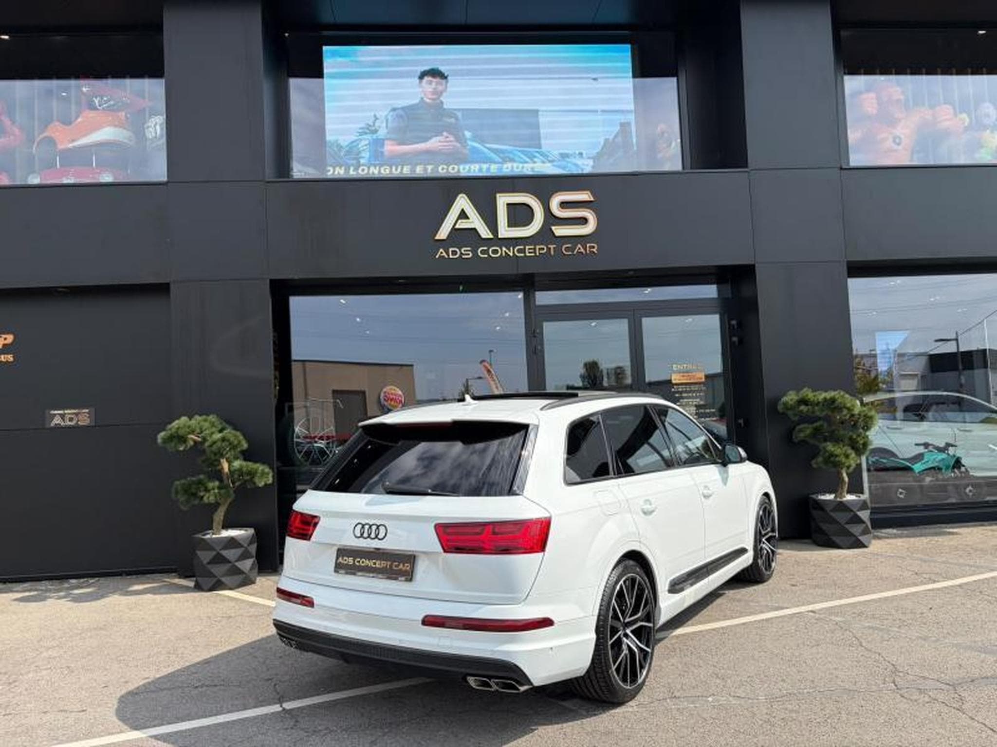 Audi SQ7 4.0d (2018) - Photo 21