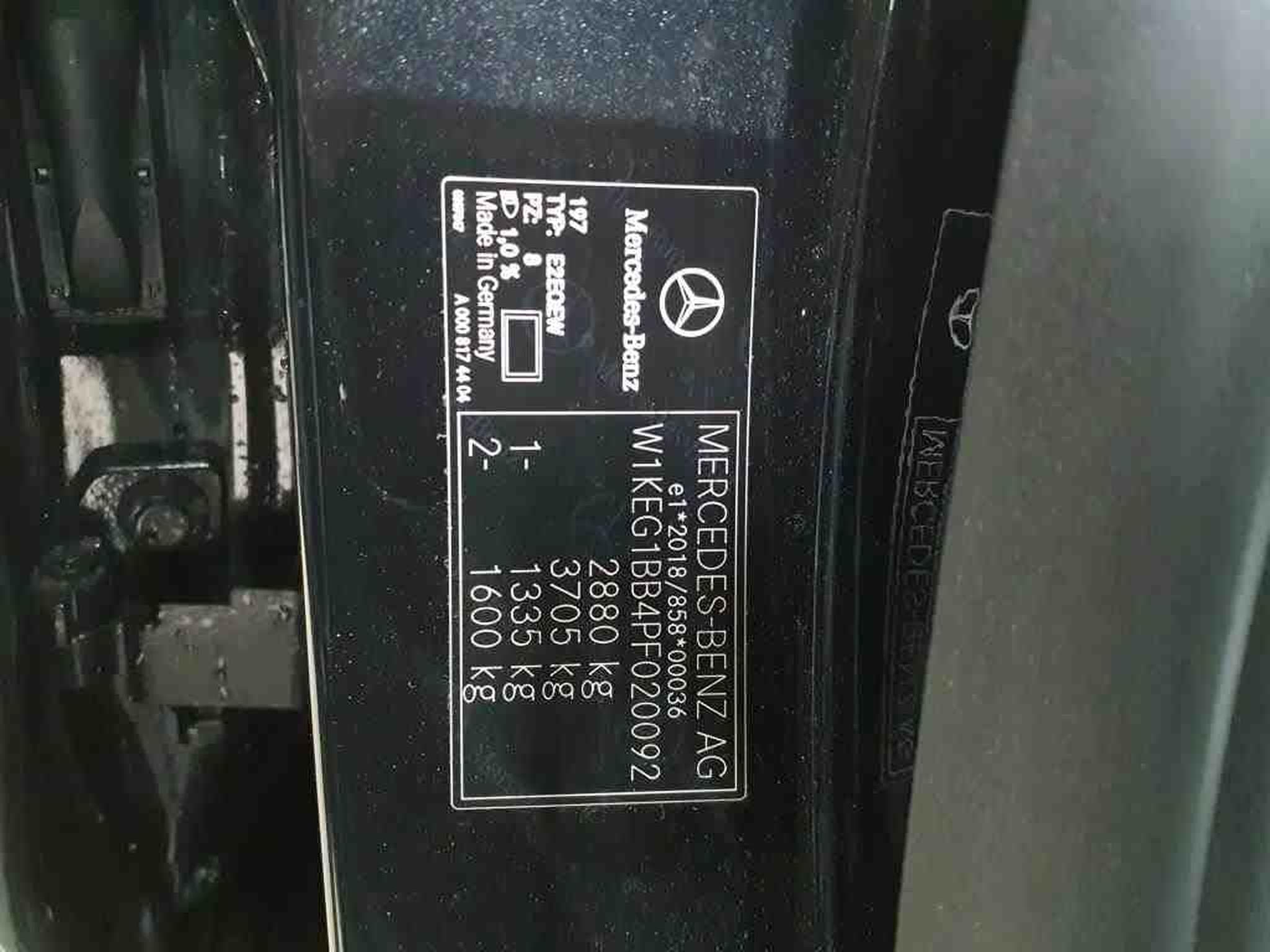 Mercedes EQE 300 Standard (2023) - Photo 11