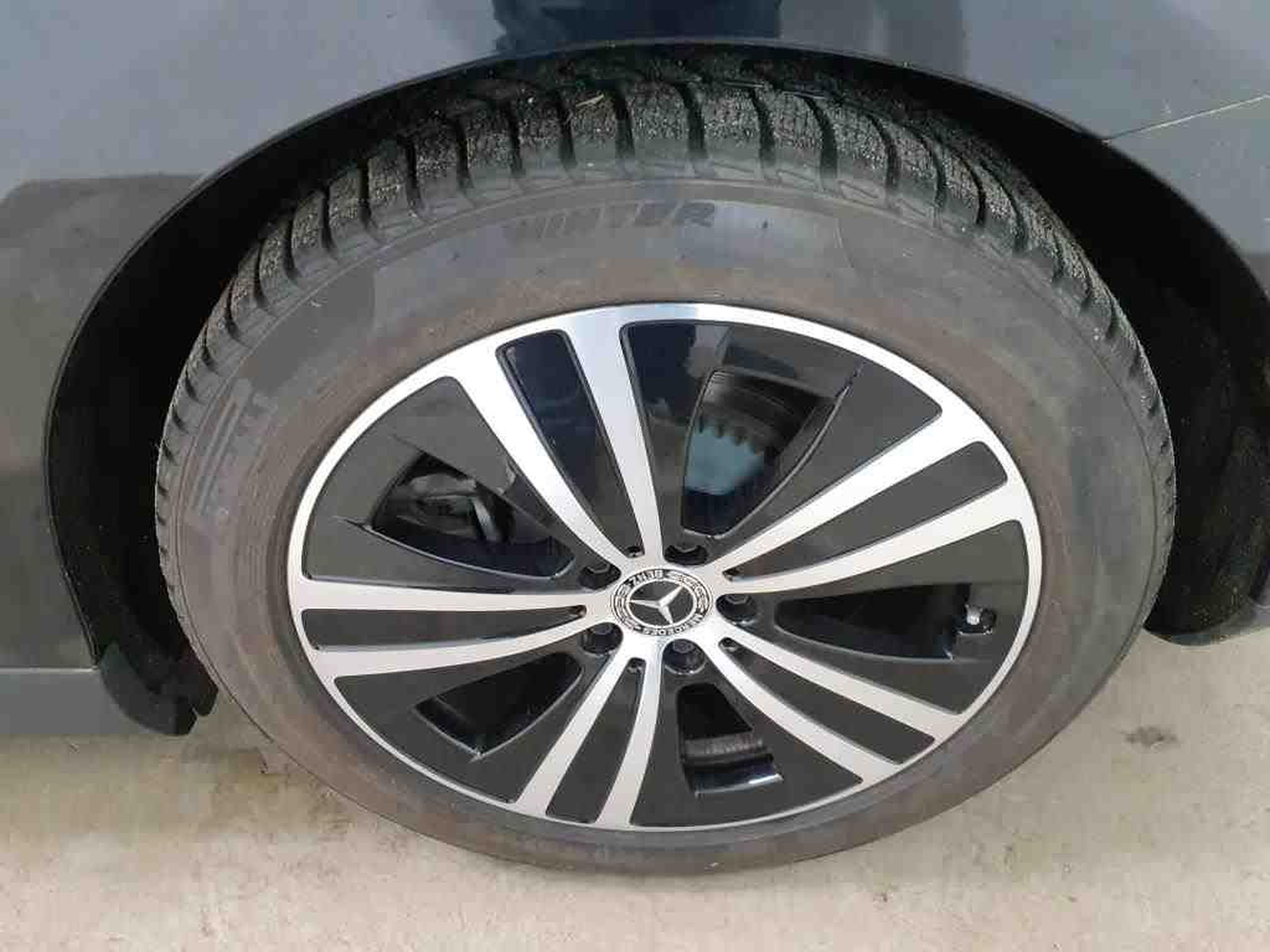 Mercedes EQE 300 Standard (2023) - Photo 14
