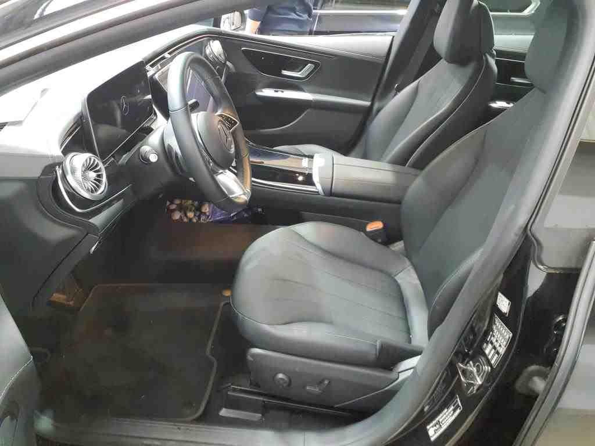 Mercedes EQE 300 Standard (2023) - Photo 18