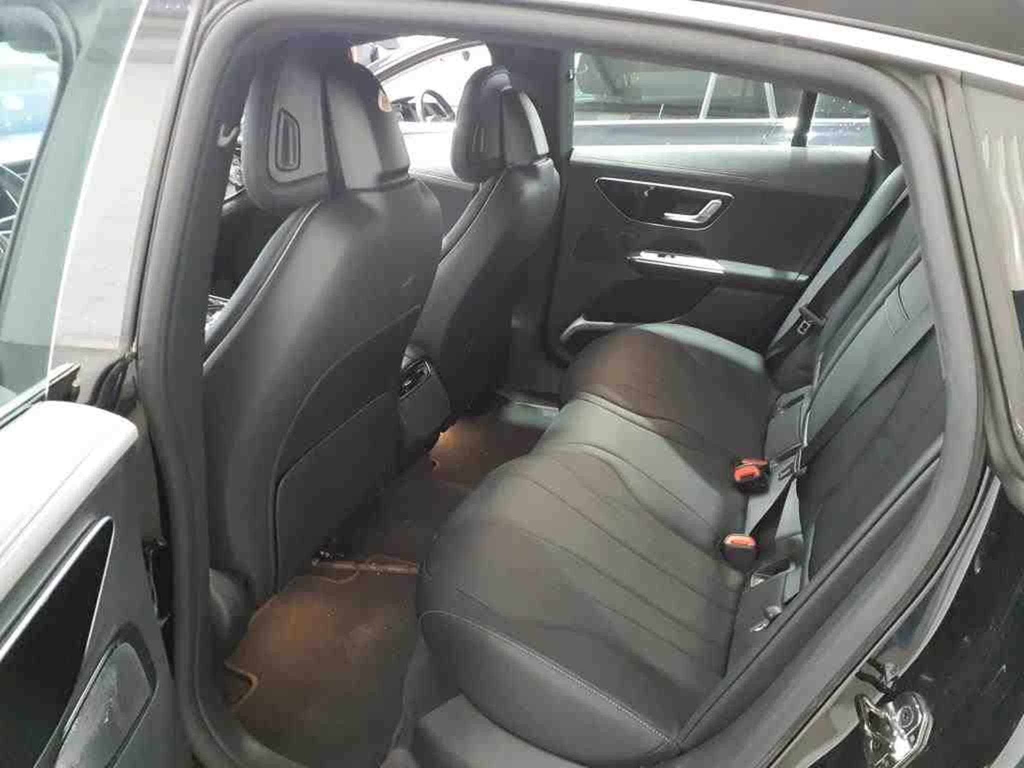 Mercedes EQE 300 Standard (2023) - Photo 19