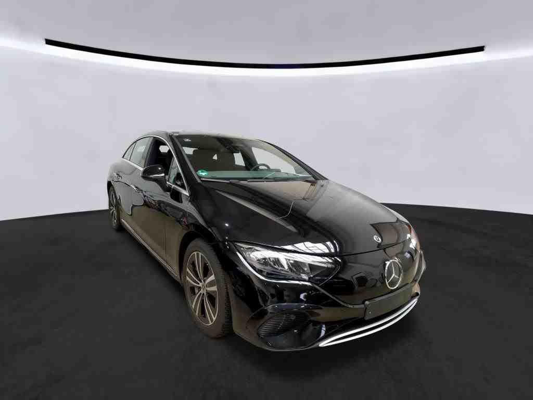 Mercedes EQE 300 Standard (2023) - Photo 4
