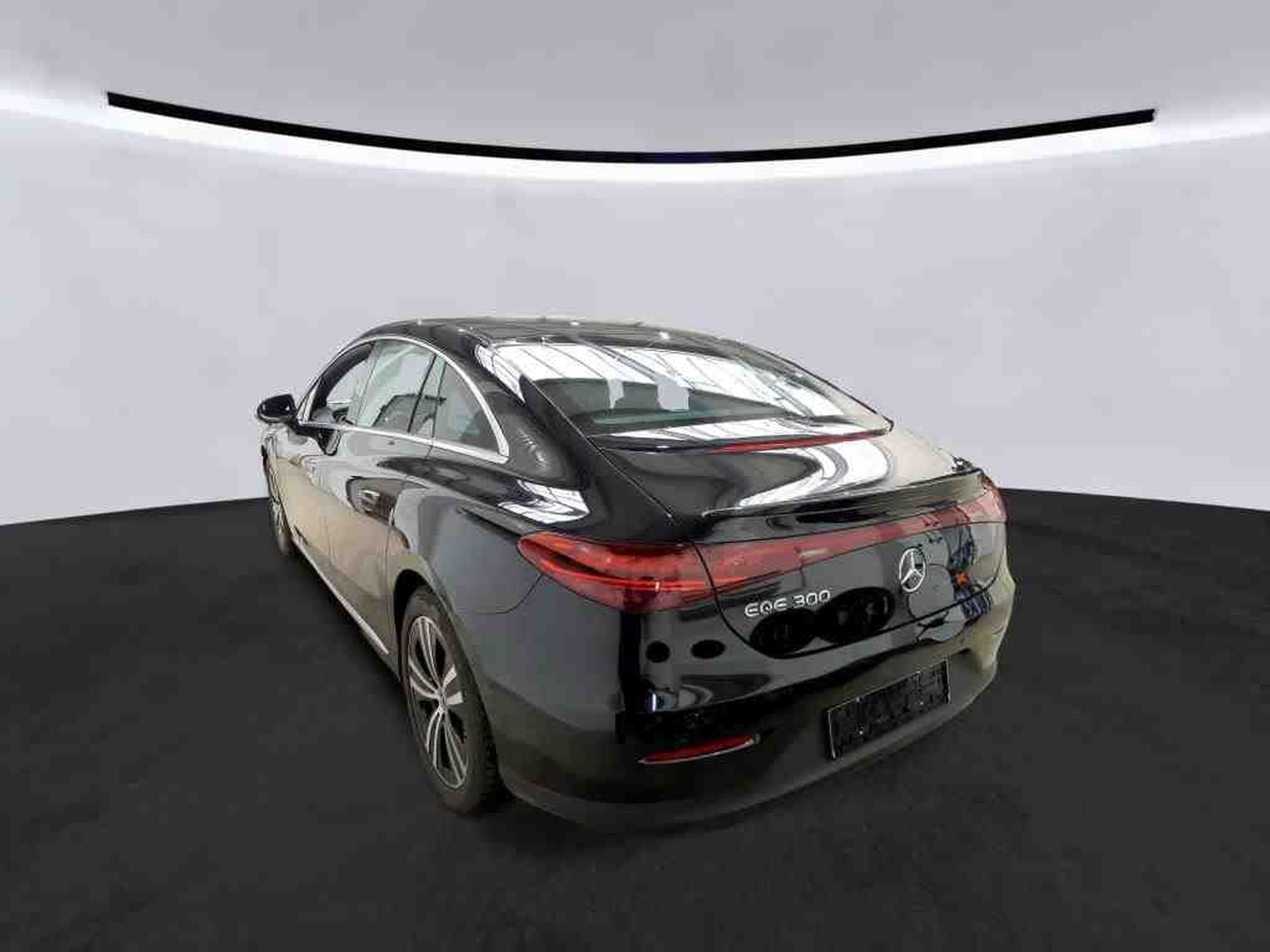 Mercedes EQE 300 Standard (2023) - Photo 5