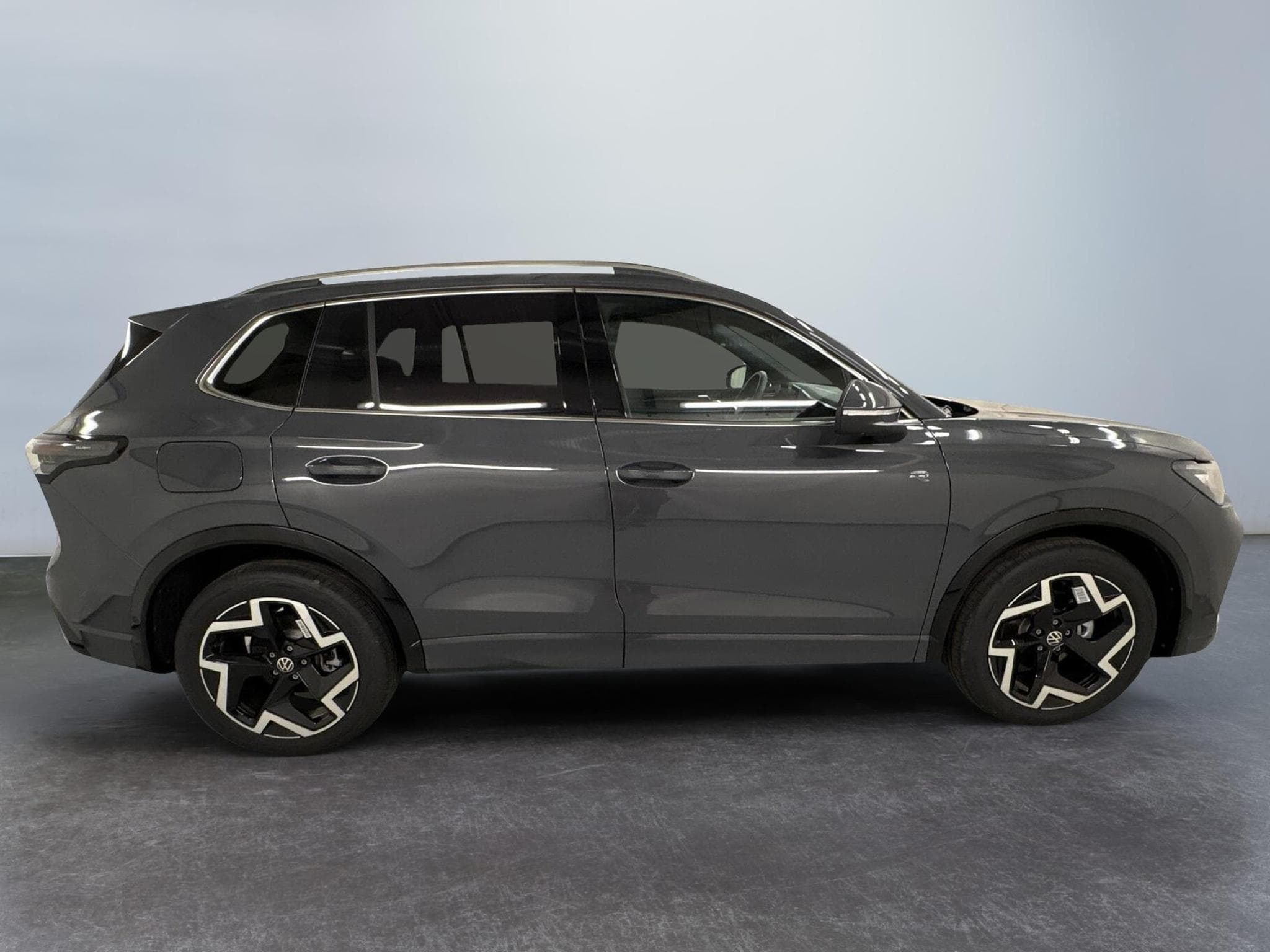 VW Tiguan R-Line (2026) - Photo 8