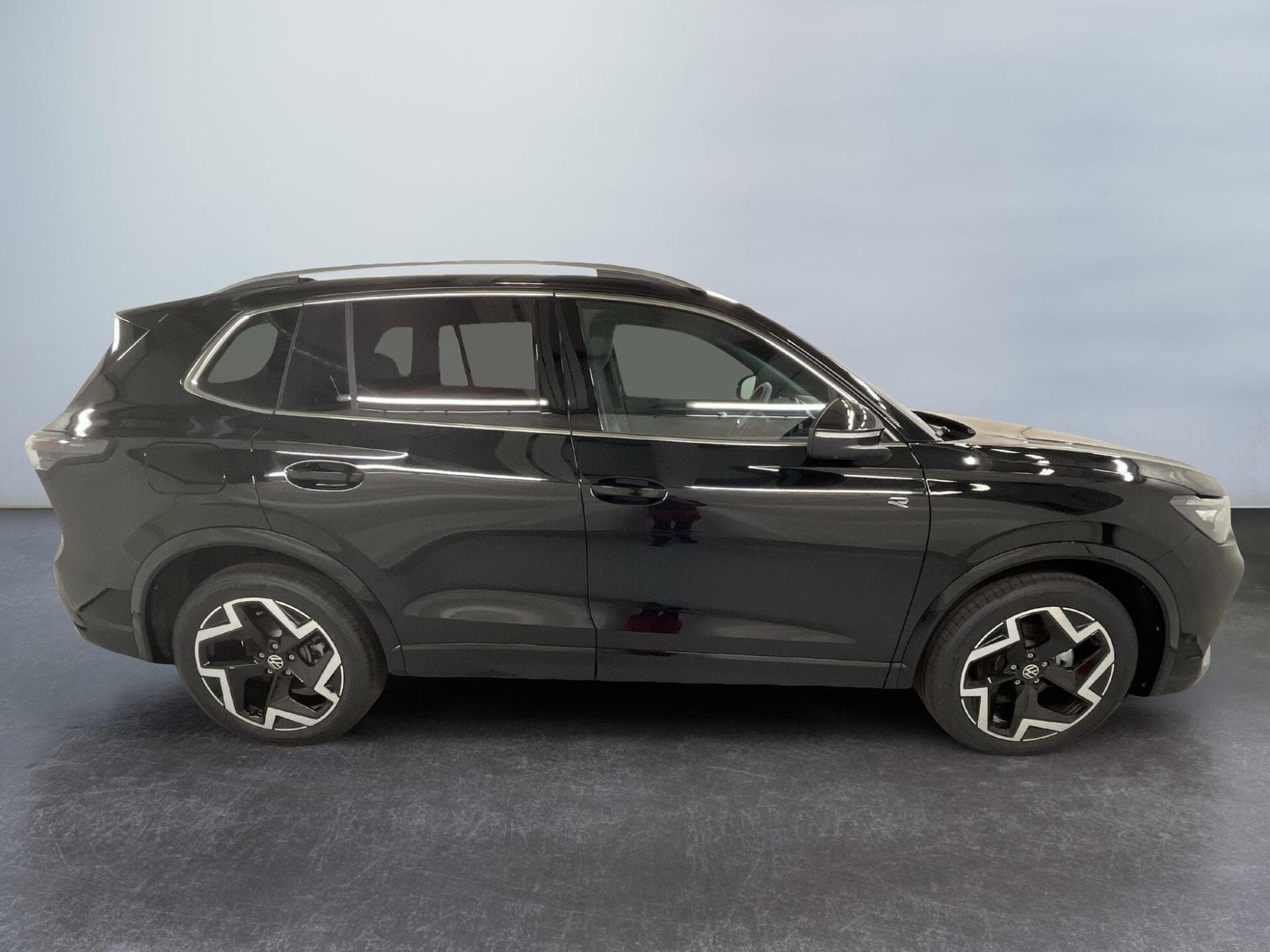 VW Tiguan R-Line (2026) - Photo 8