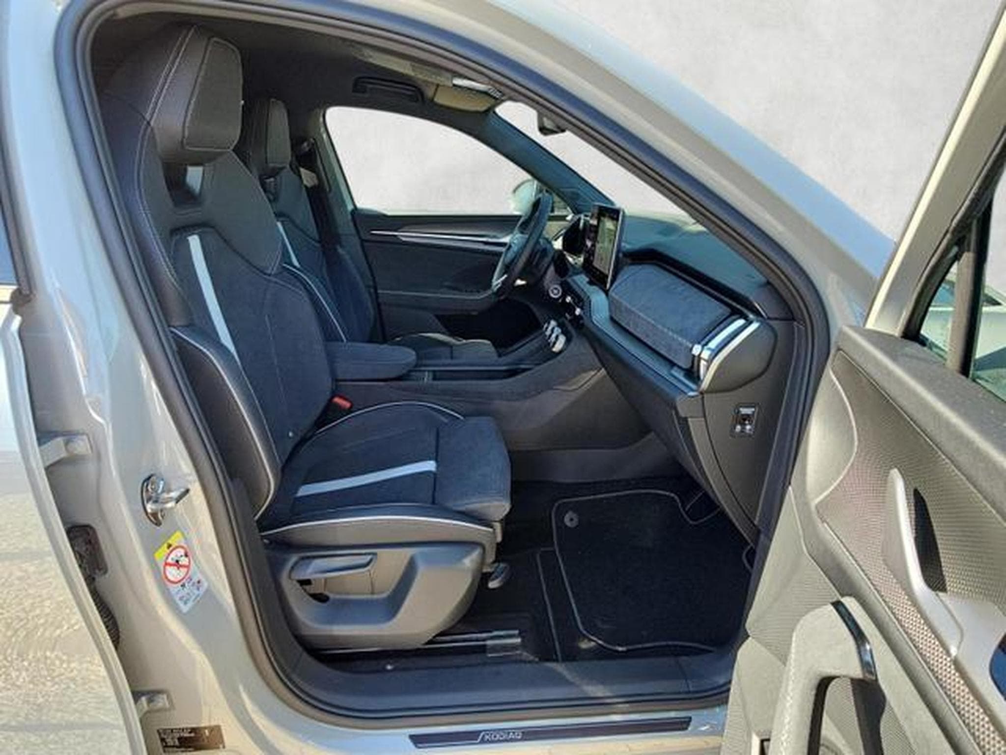 Skoda Kodiaq 2.0 TDI 142kW 4x4 Sportline (2026) - Photo 10