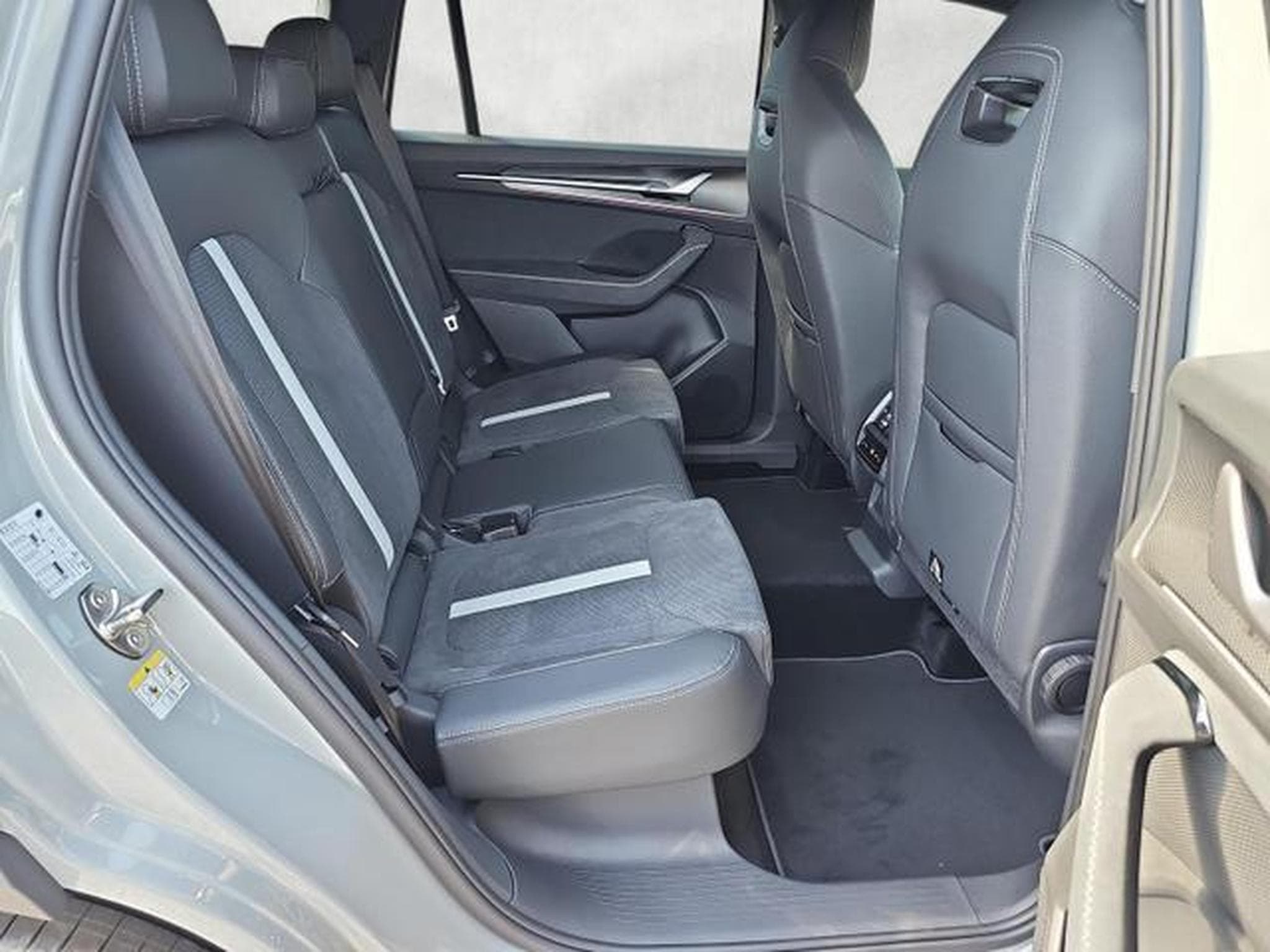 Skoda Kodiaq 2.0 TDI 142kW 4x4 Sportline (2026) - Photo 13