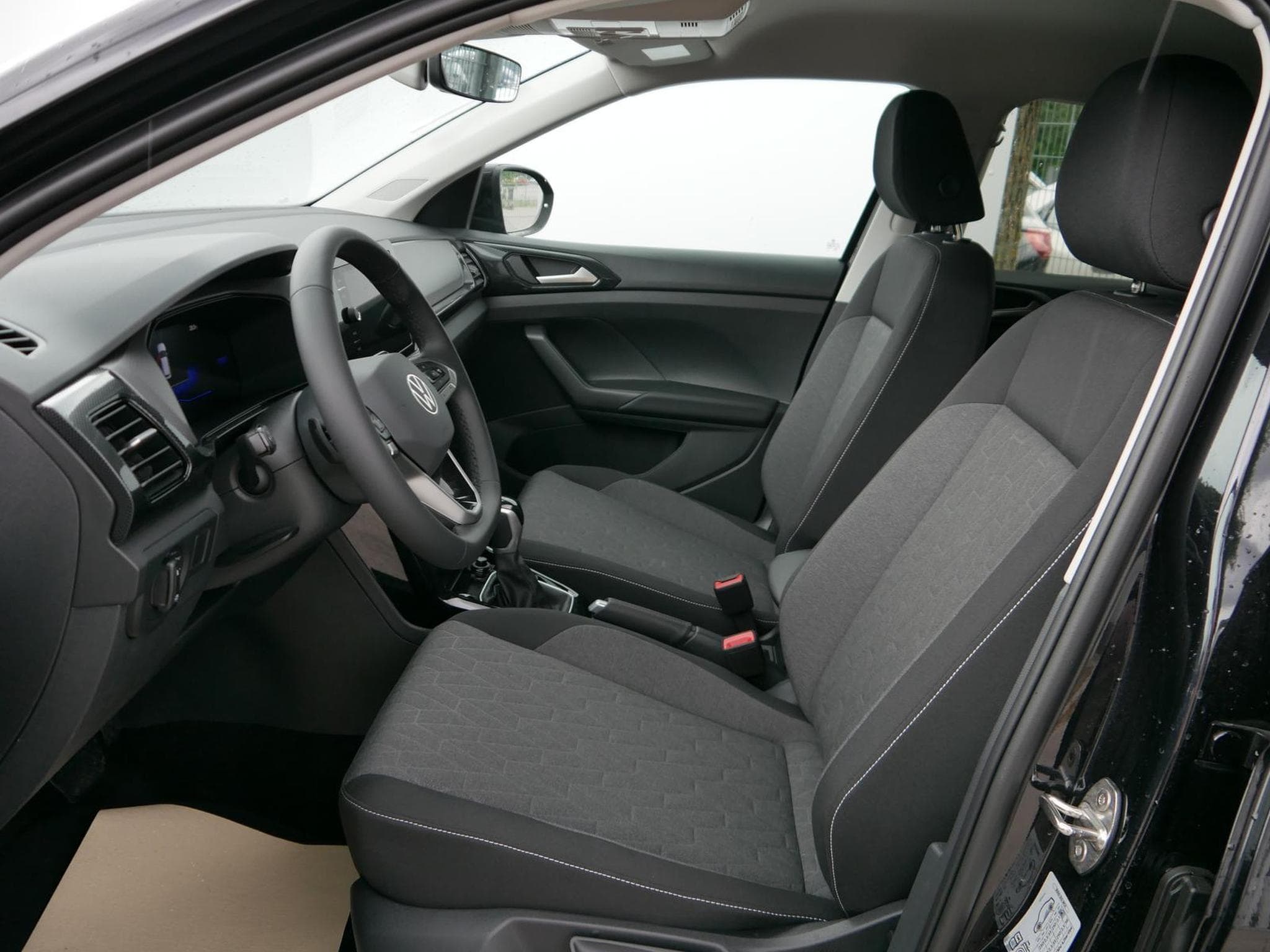 VW T-Cross LIFE (2026) - Photo 8