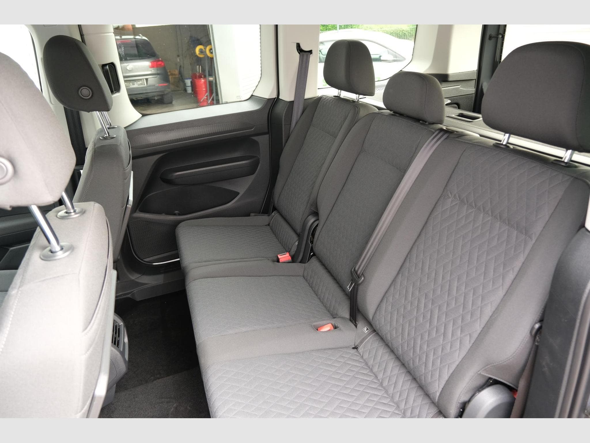 VW Caddy 1.5 TSI DSG (2026) - Photo 9