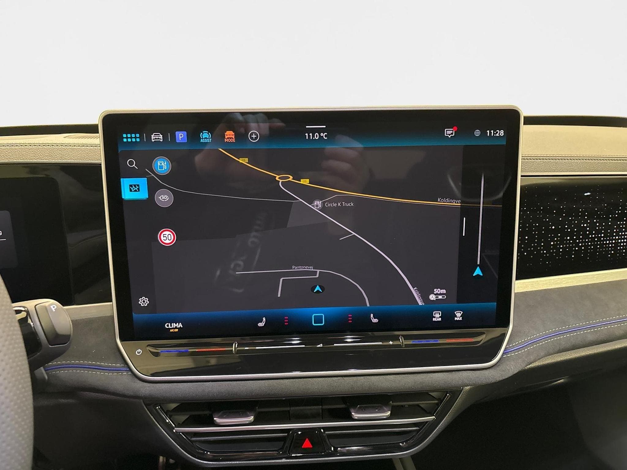 VW Passat Variant R-Line (2026) - Photo 15