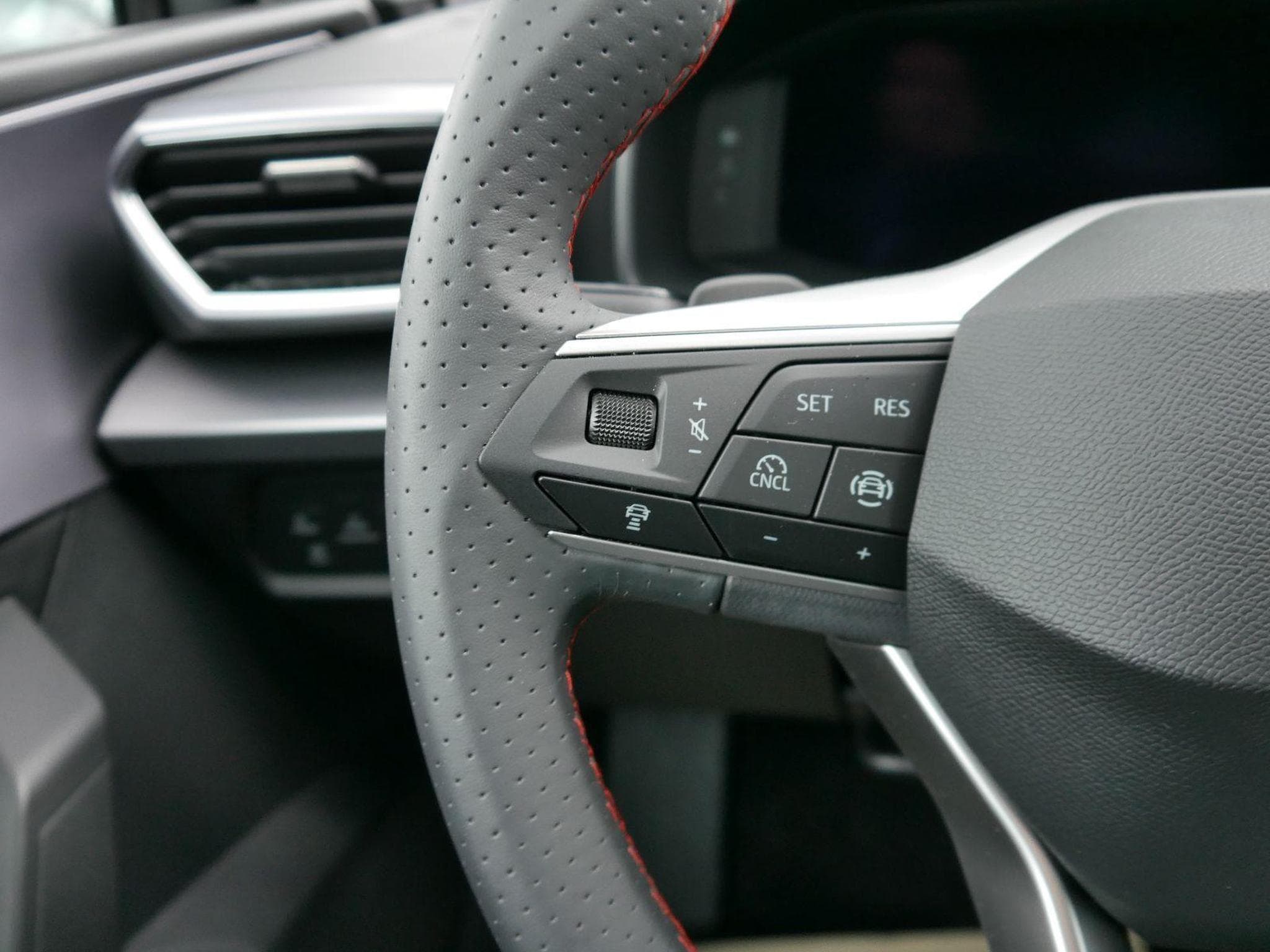 Seat Leon FR 1.5 eTSI DSG (2026) - Photo 12