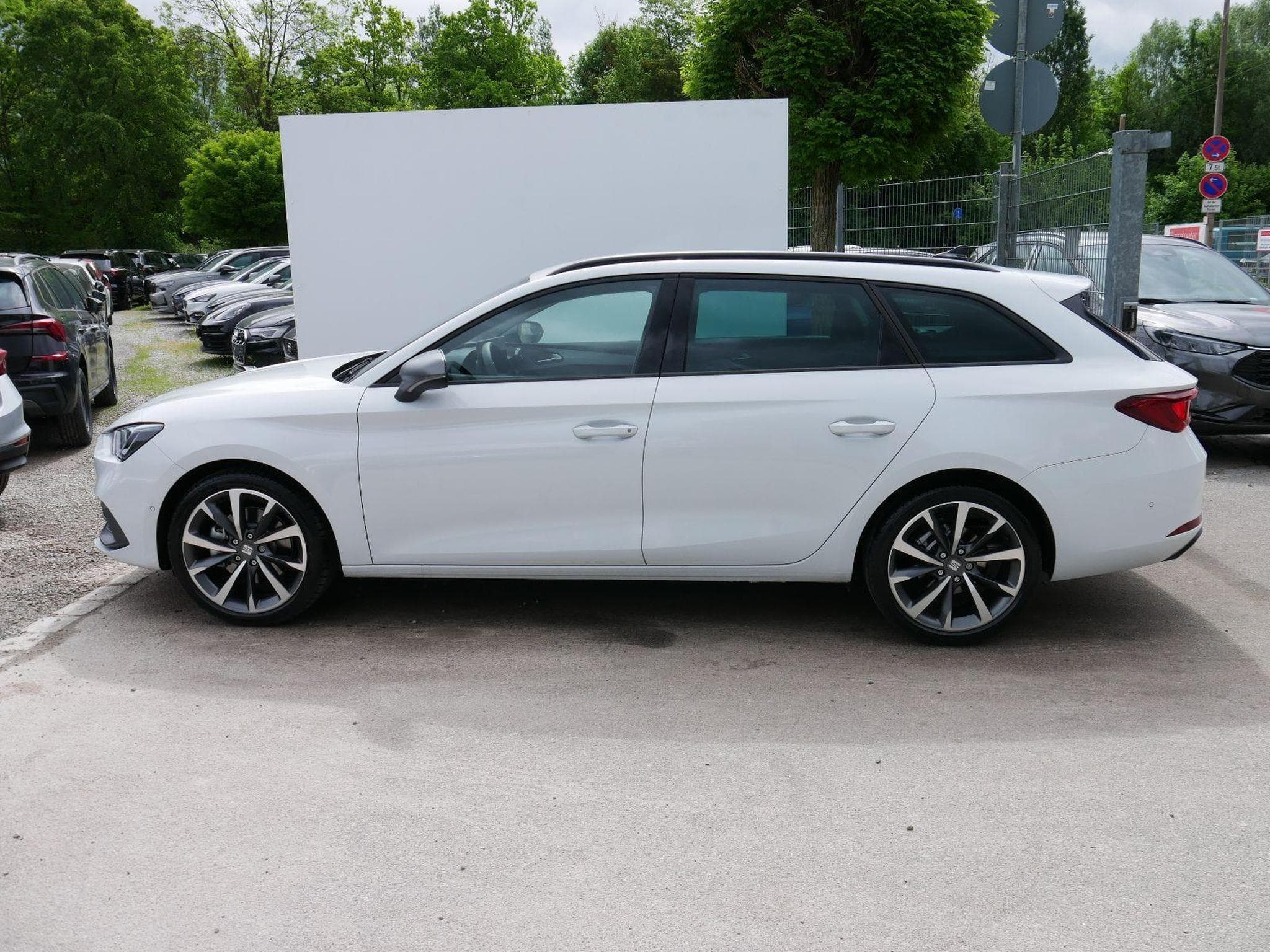 Seat Leon FR 1.5 eTSI DSG (2026) - Photo 4