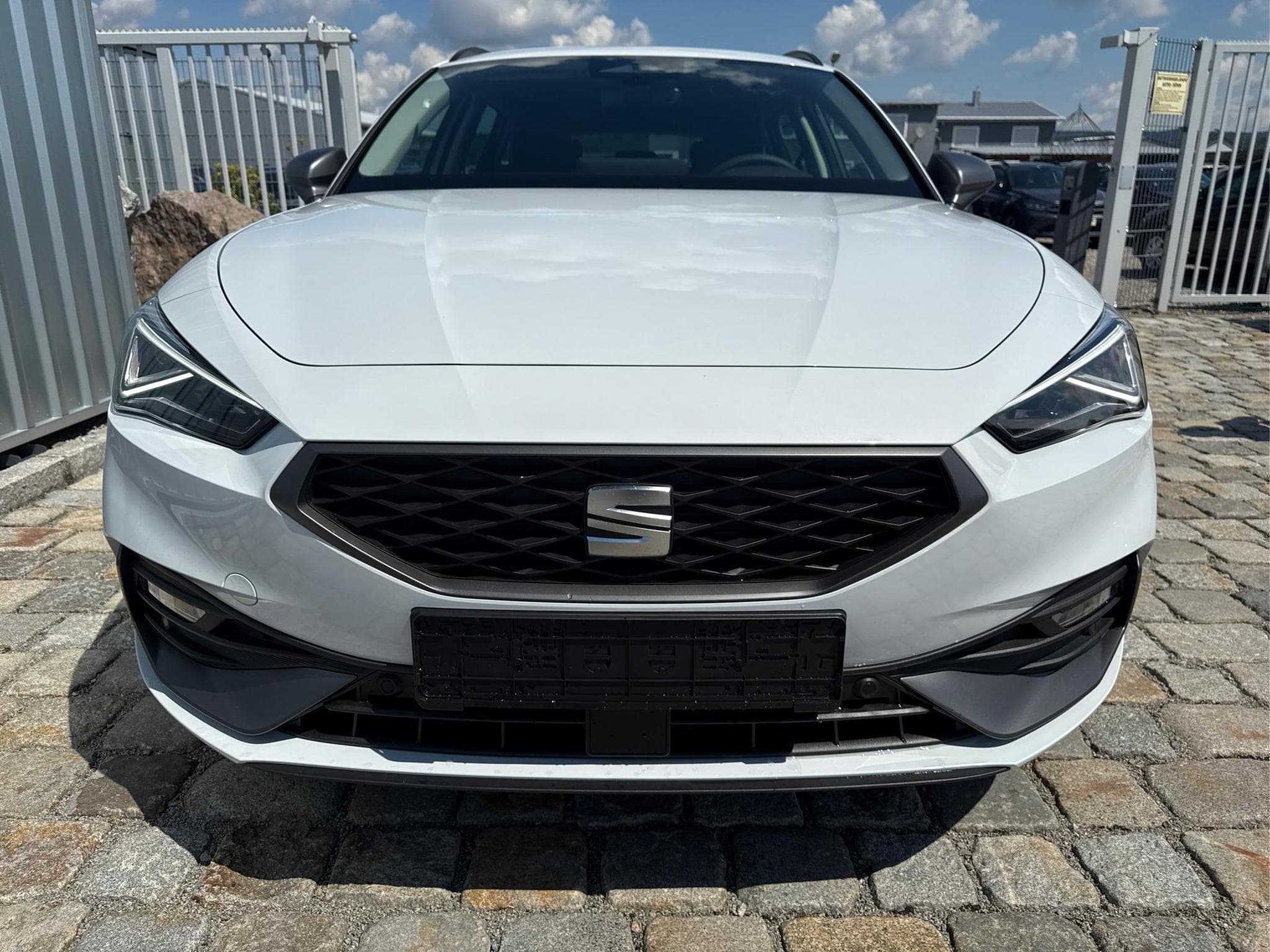 Seat Leon FR 1.5 eTSI (2026) - Photo 14