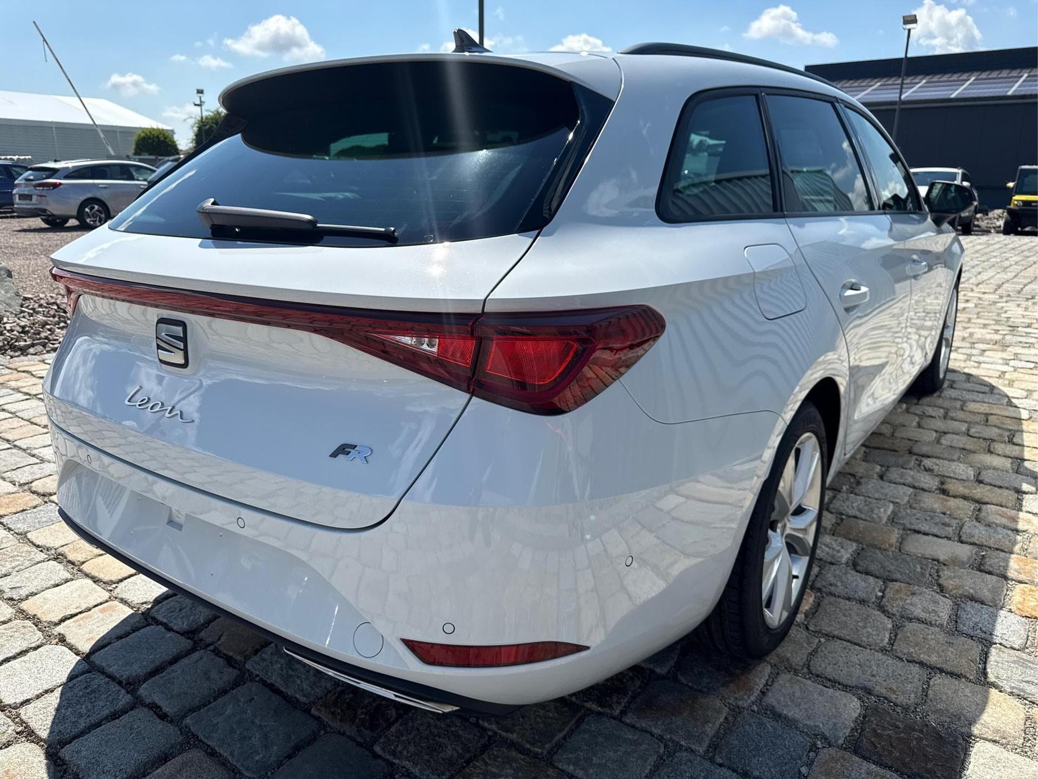 Seat Leon FR 1.5 eTSI (2026) - Photo 2