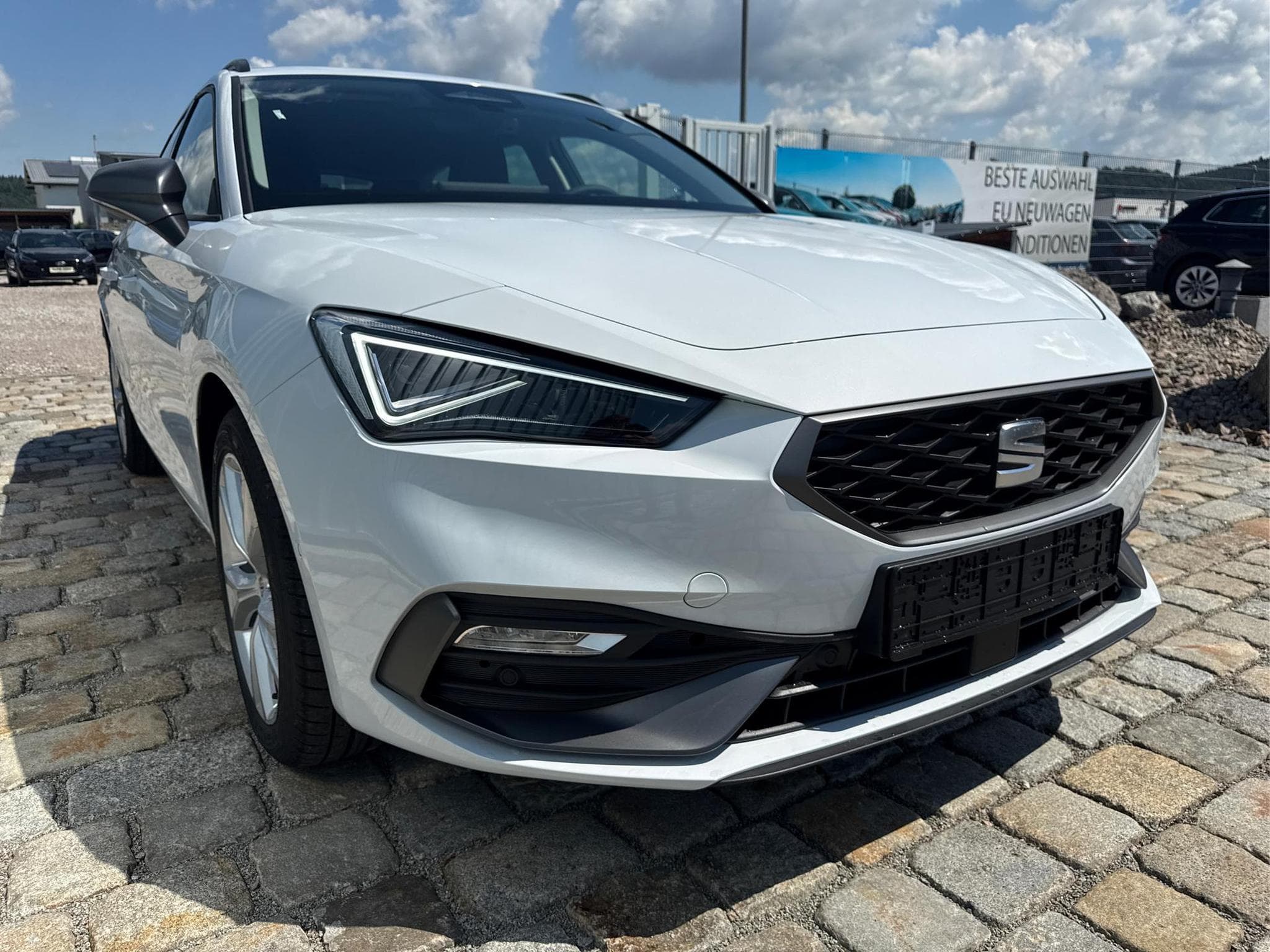 Seat Leon FR 1.5 eTSI (2026) - Photo 3