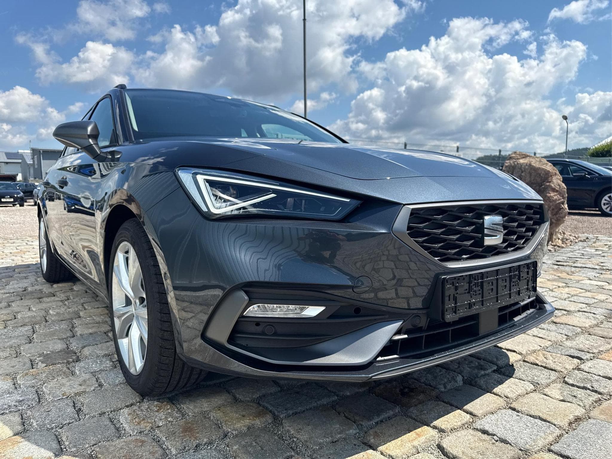 Seat Leon FR 1.5 eTSI (2026) - Photo 3