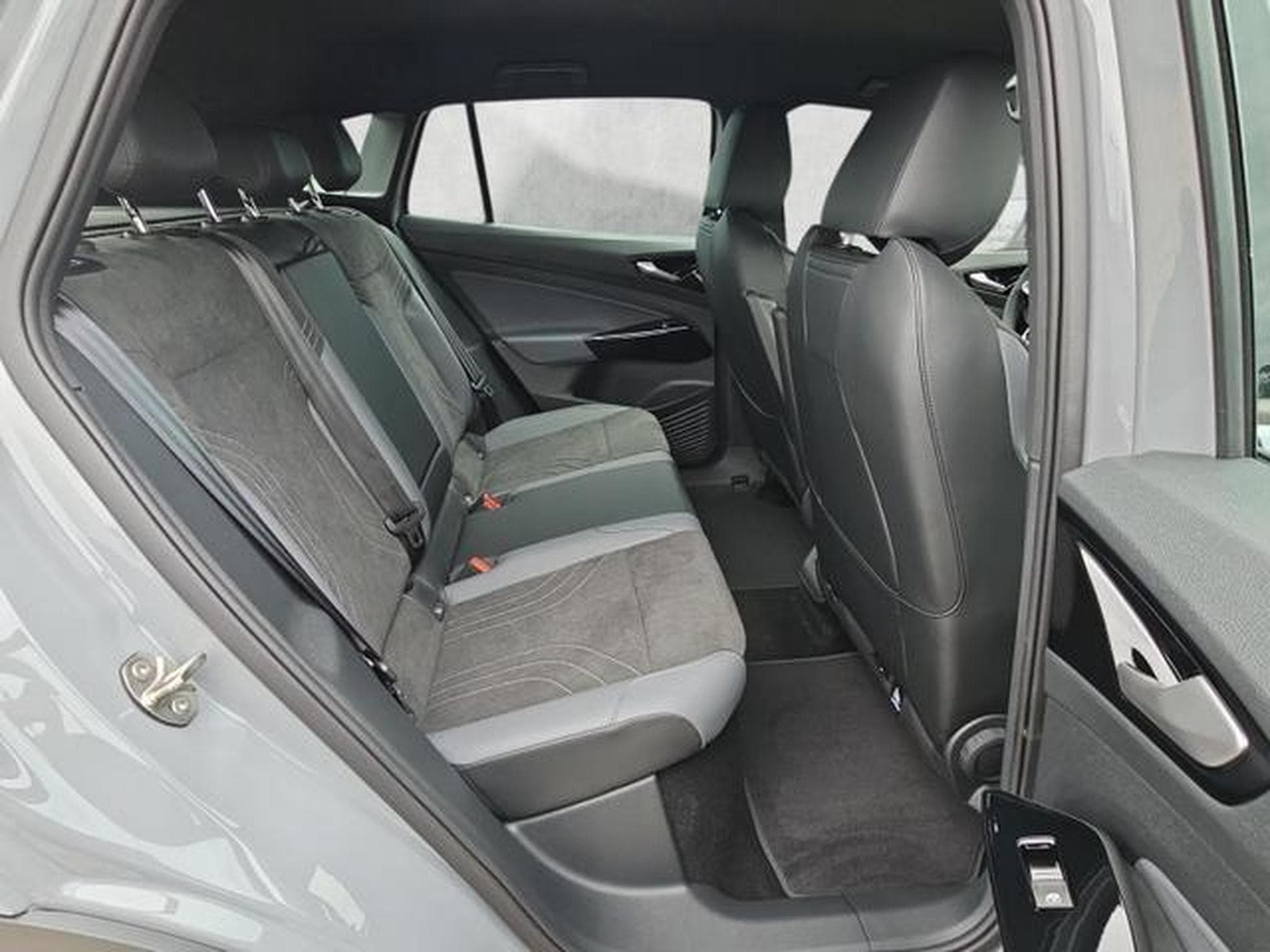 VW ID.4 Pro 210 kW mit Infotainment-Paket (2026) - Photo 13
