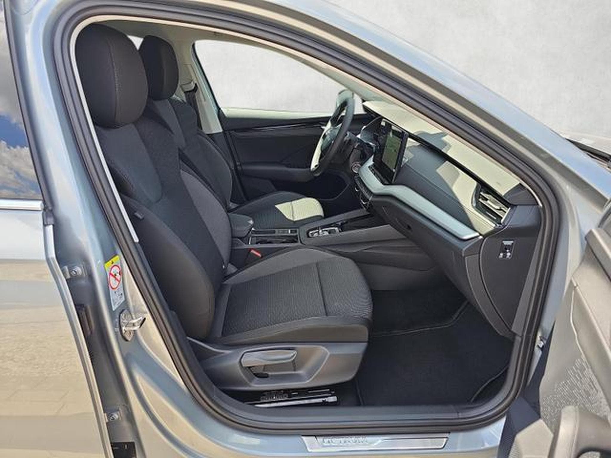 Skoda Octavia 2.0 TDI 110 kW Selection (2026) - Foto 10