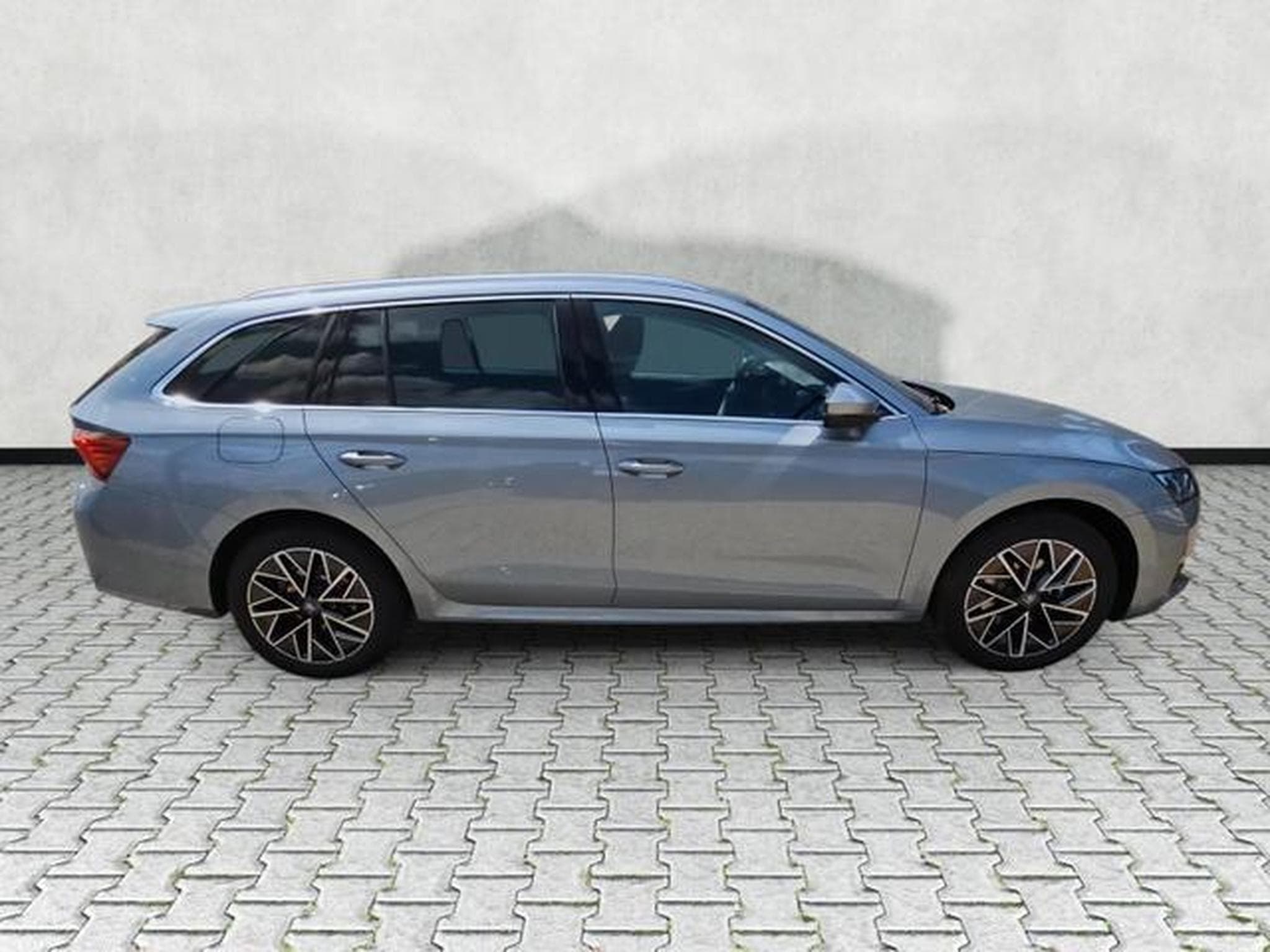 Skoda Octavia 2.0 TDI 110 kW Selection (2026) - Foto 8