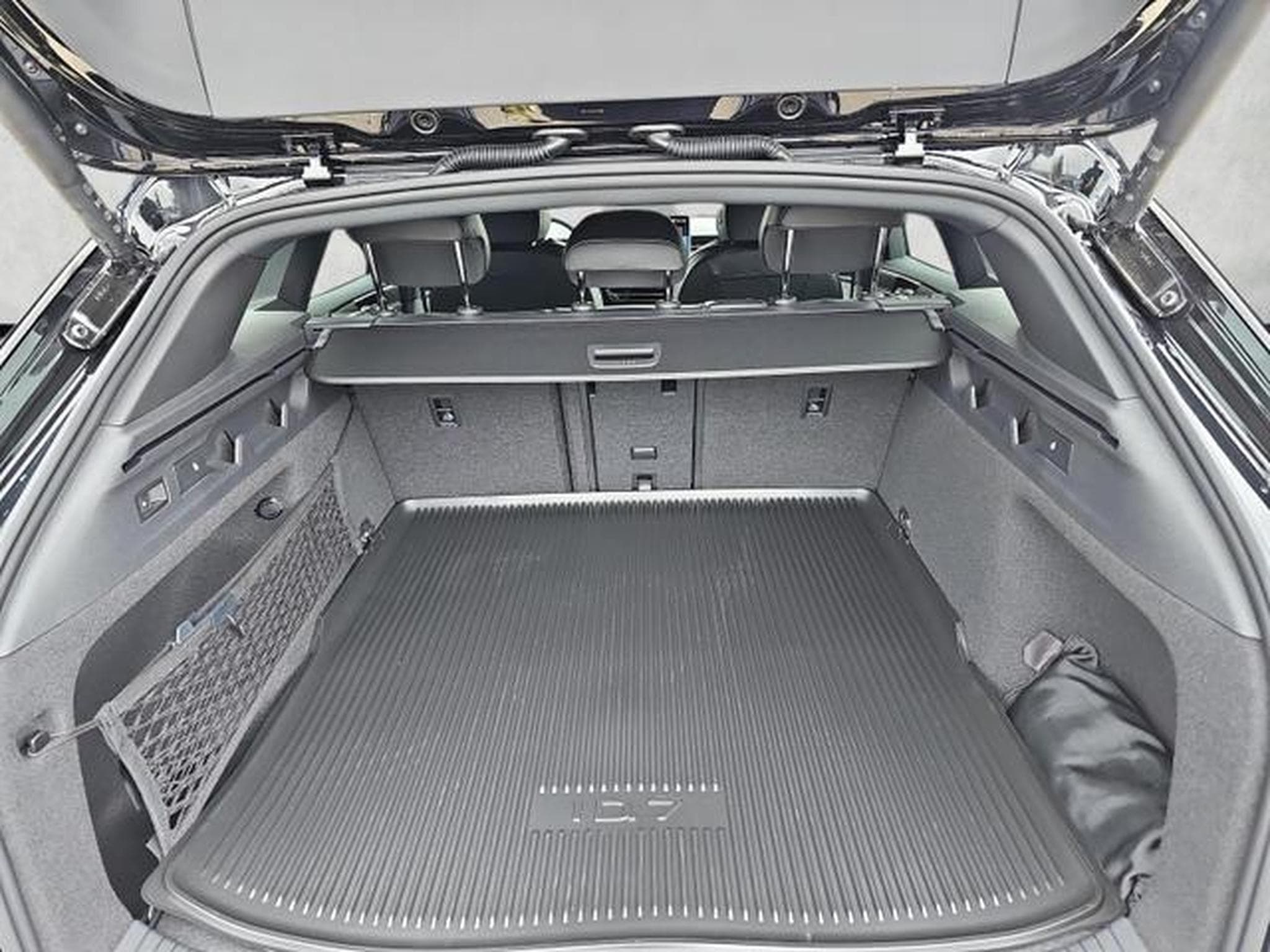 VW ID.7 Kombi Pro 210 kW (2026) - Foto 14