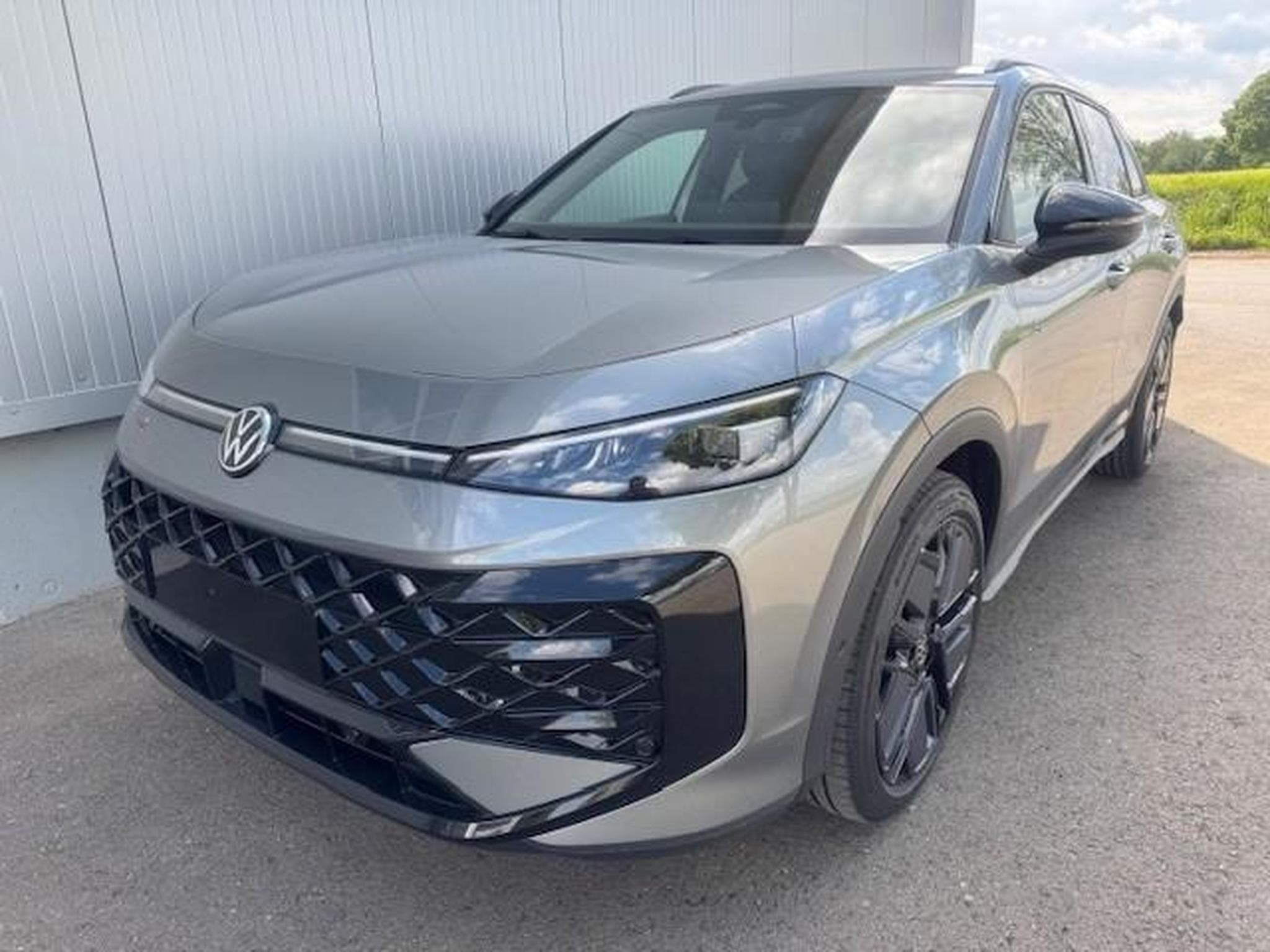 VW T-Roc 1.5 eTSI 110 kW R-Line (2026) - Foto 1