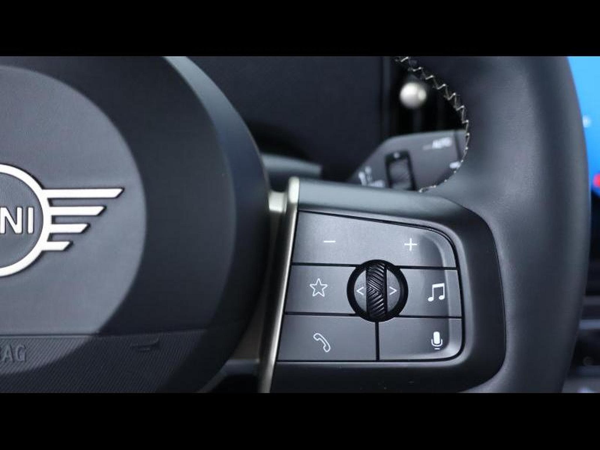 MINI Cooper 156cv Steptronic hatch 3 portes (2024) - Photo 18