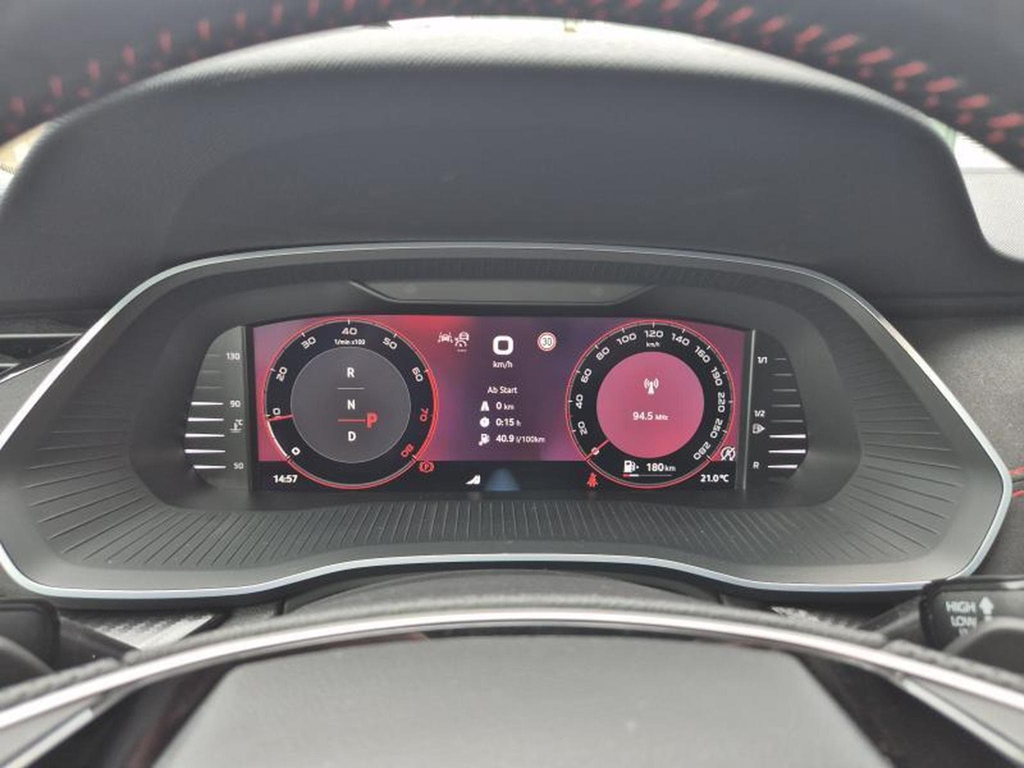 Skoda Octavia Combi RS 2.0 TSI DSG7 (2025) - Photo 13
