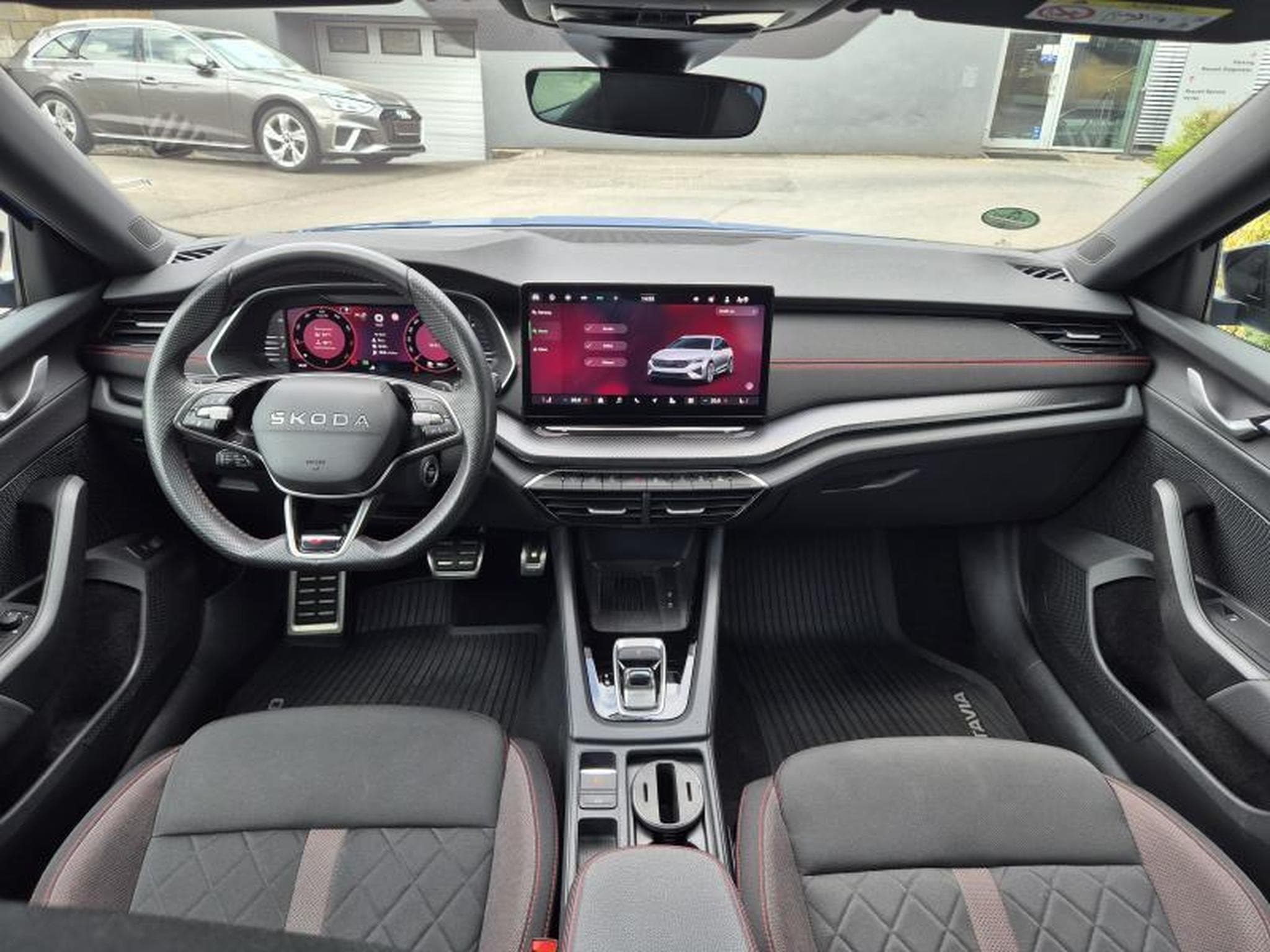 Skoda Octavia Combi RS 2.0 TSI DSG7 (2025) - Photo 8