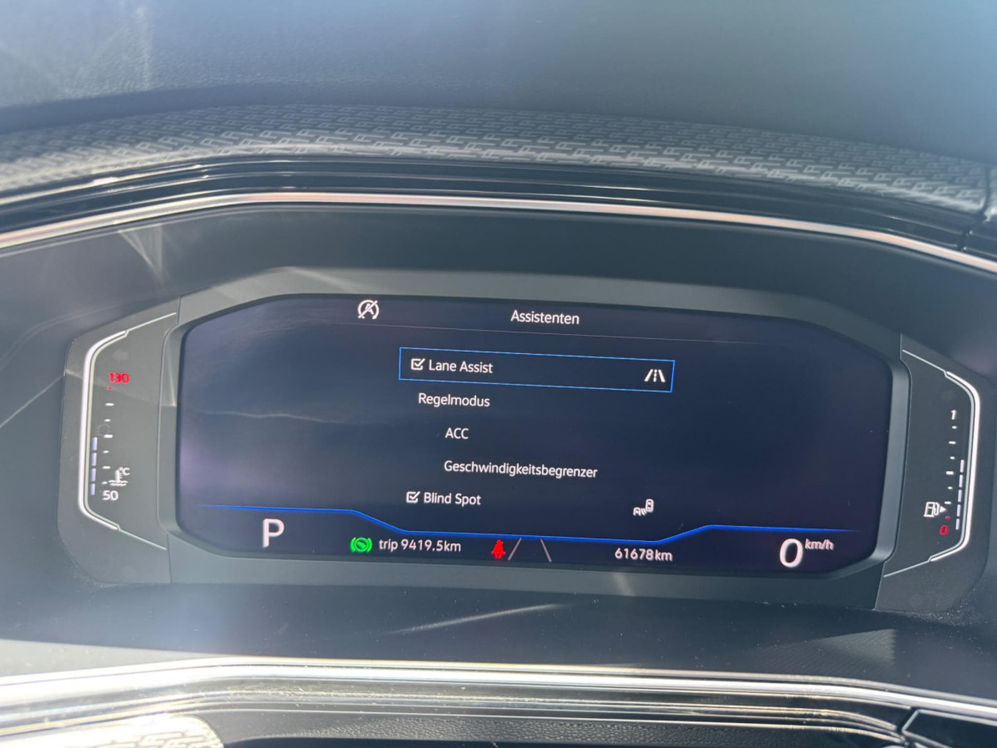 VW T-Cross VOLKSWAGEN T-CROSS R-LINE LED AUTOMATIK LEDER NAVI DIGITAL C (2019) - Foto 17