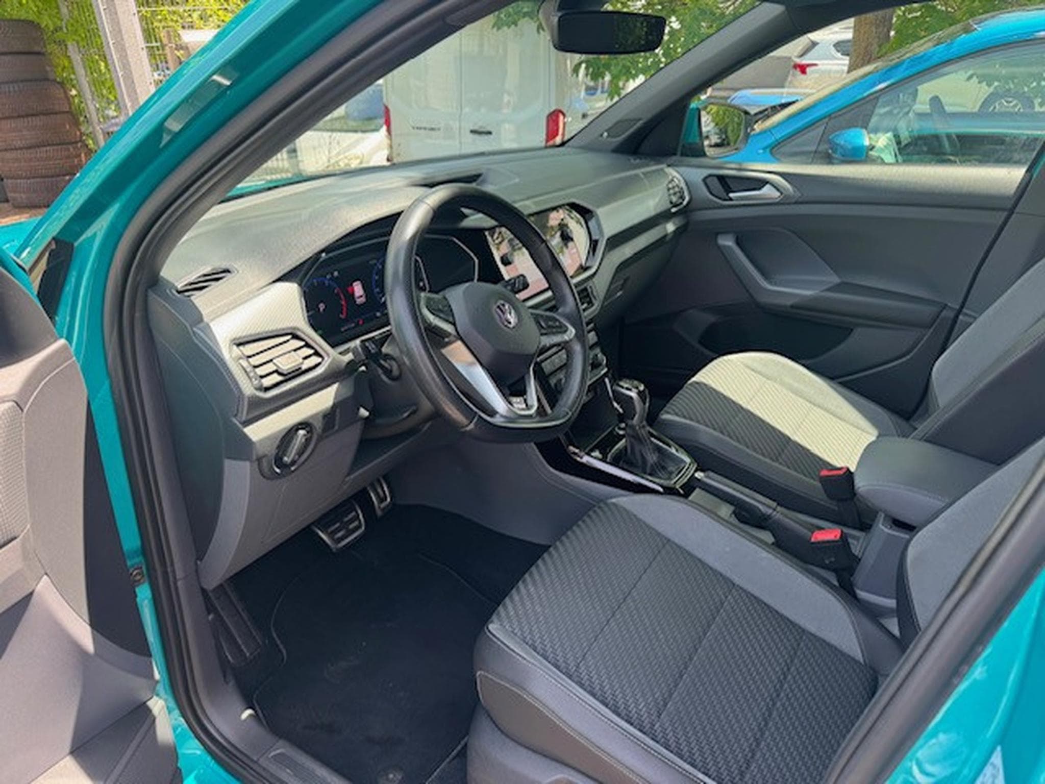 VW T-Cross VOLKSWAGEN T-CROSS R-LINE LED AUTOMATIK LEDER NAVI DIGITAL C (2019) - Foto 7