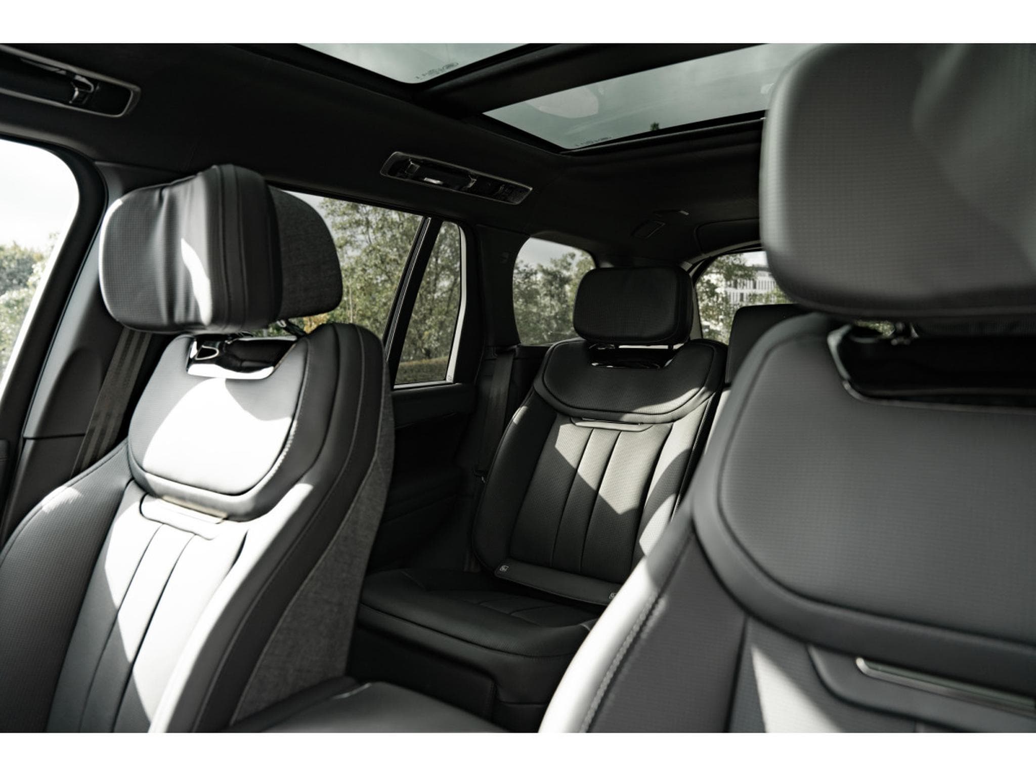 Land-Rover Range Rover SWB P530 SV AWD Auto. 23MY (2023) - Photo 13
