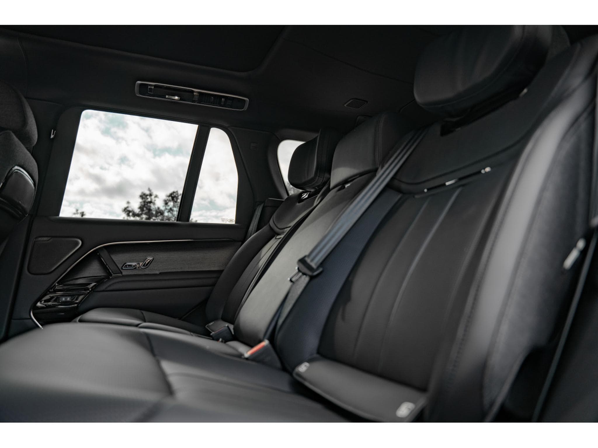 Land-Rover Range Rover SWB P530 SV AWD Auto. 23MY (2023) - Photo 15