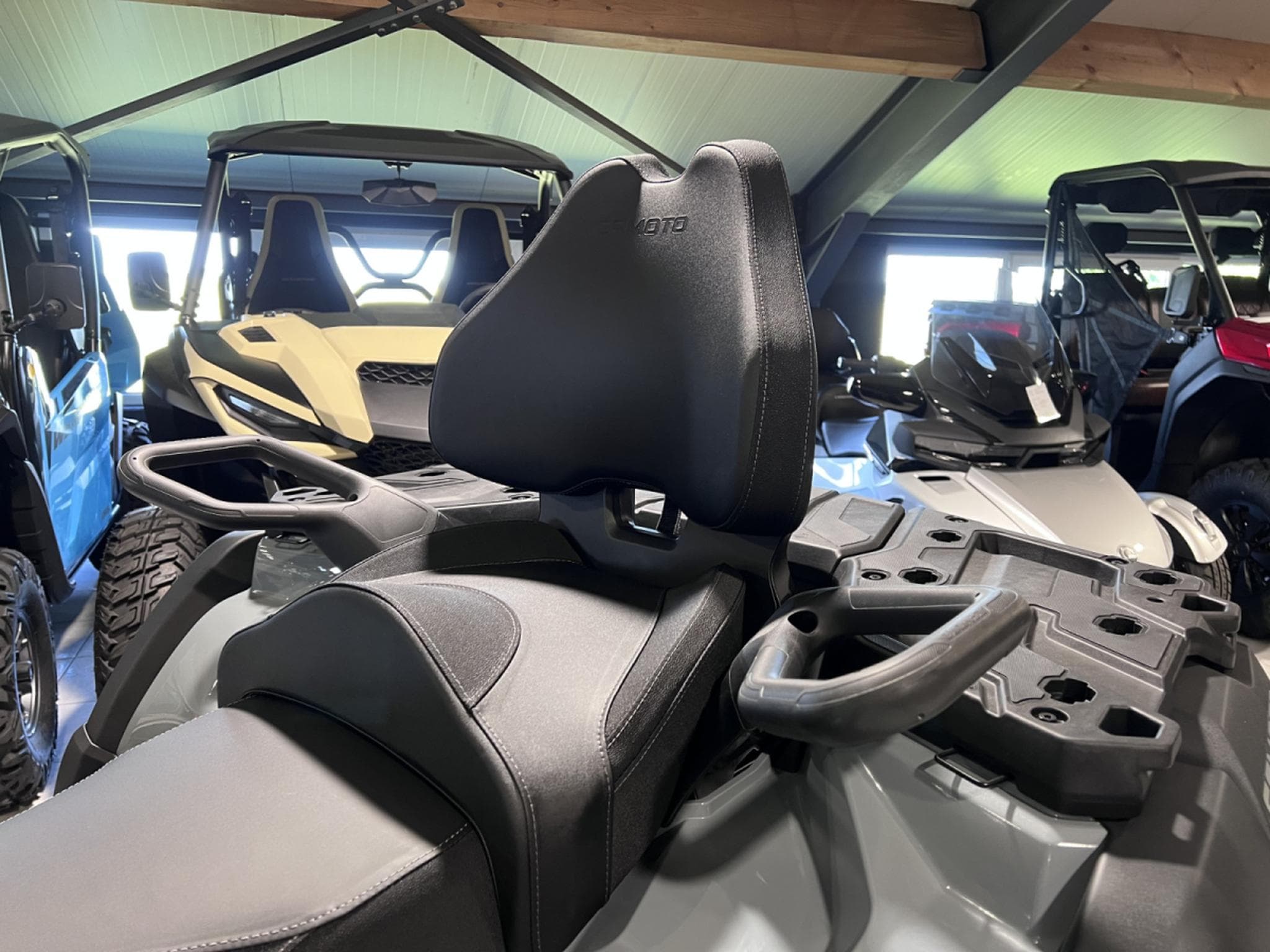 CF Moto CForce 1000 TOURING PREM. L7 (2026) - Photo 5