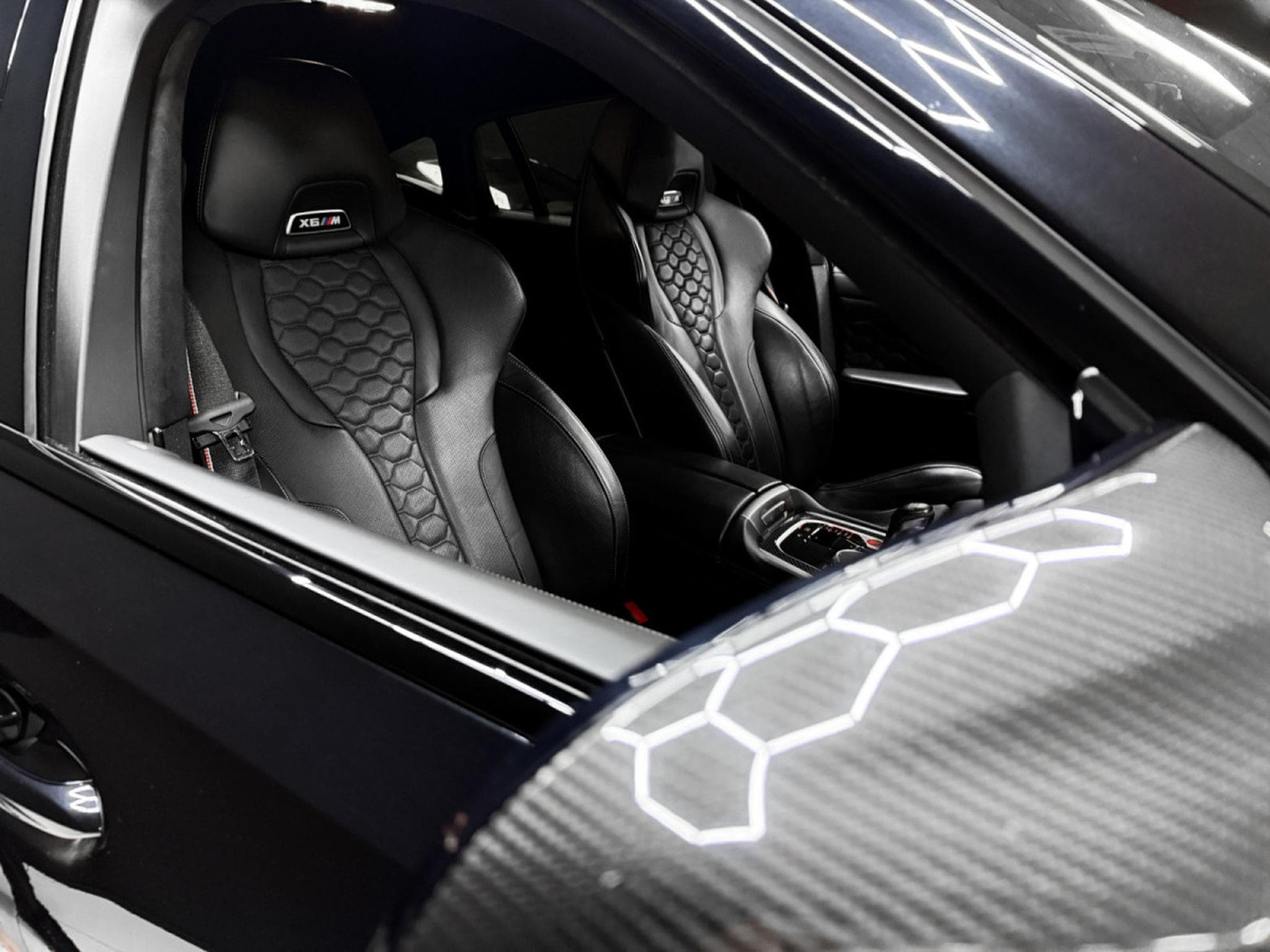 BMW X6M COMPETITION / HK / 360 / SOFT CLOSE / MASSAGE (2021) - Photo 15