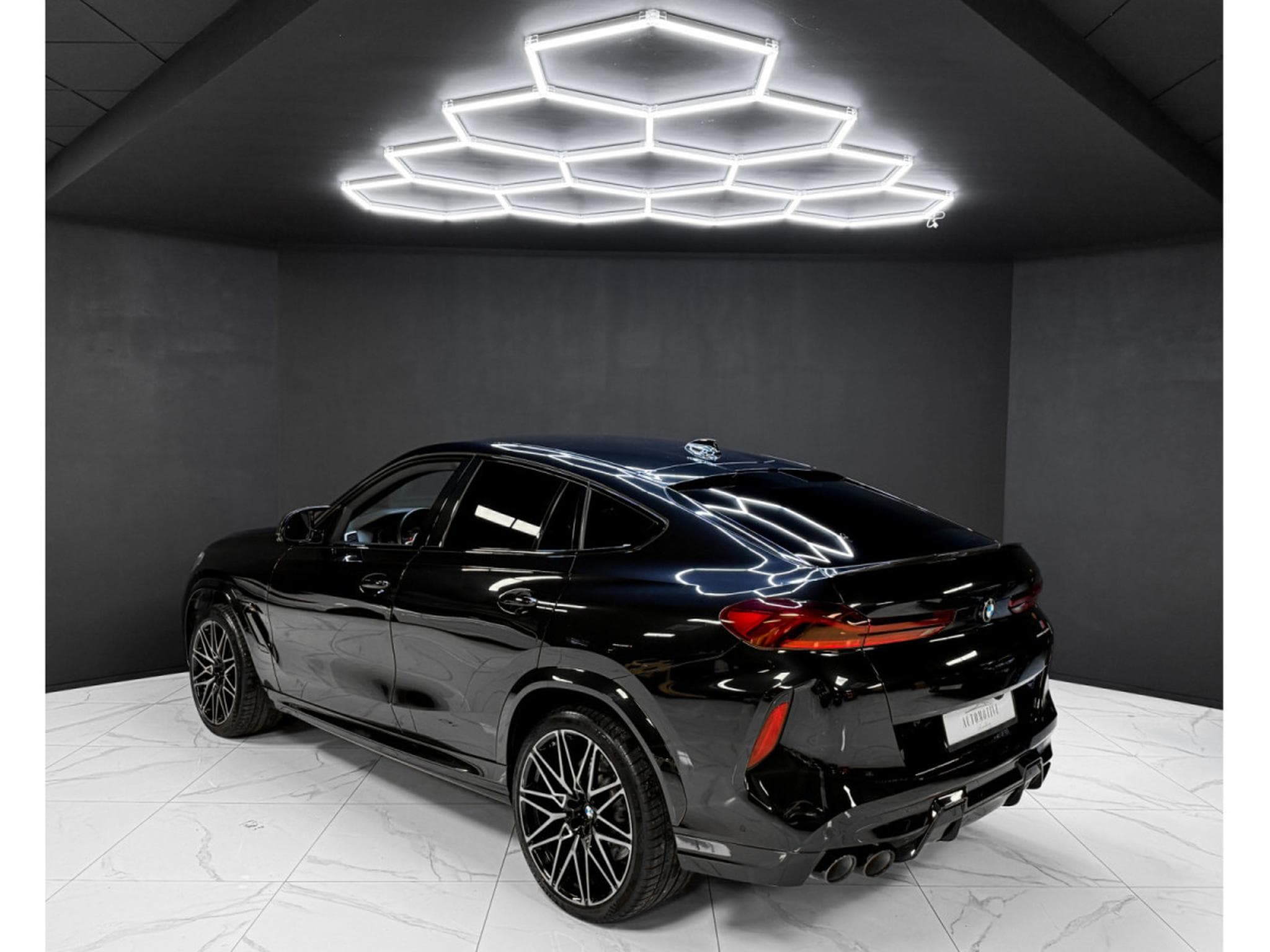 BMW X6M COMPETITION / HK / 360 / SOFT CLOSE / MASSAGE (2021) - Photo 3