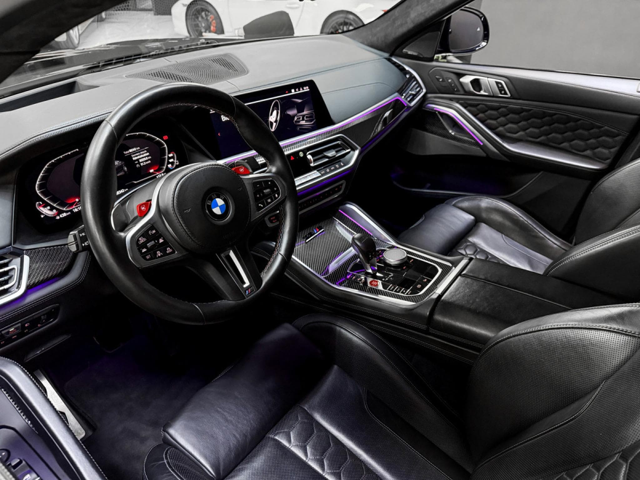 BMW X6M COMPETITION / HK / 360 / SOFT CLOSE / MASSAGE (2021) - Photo 9