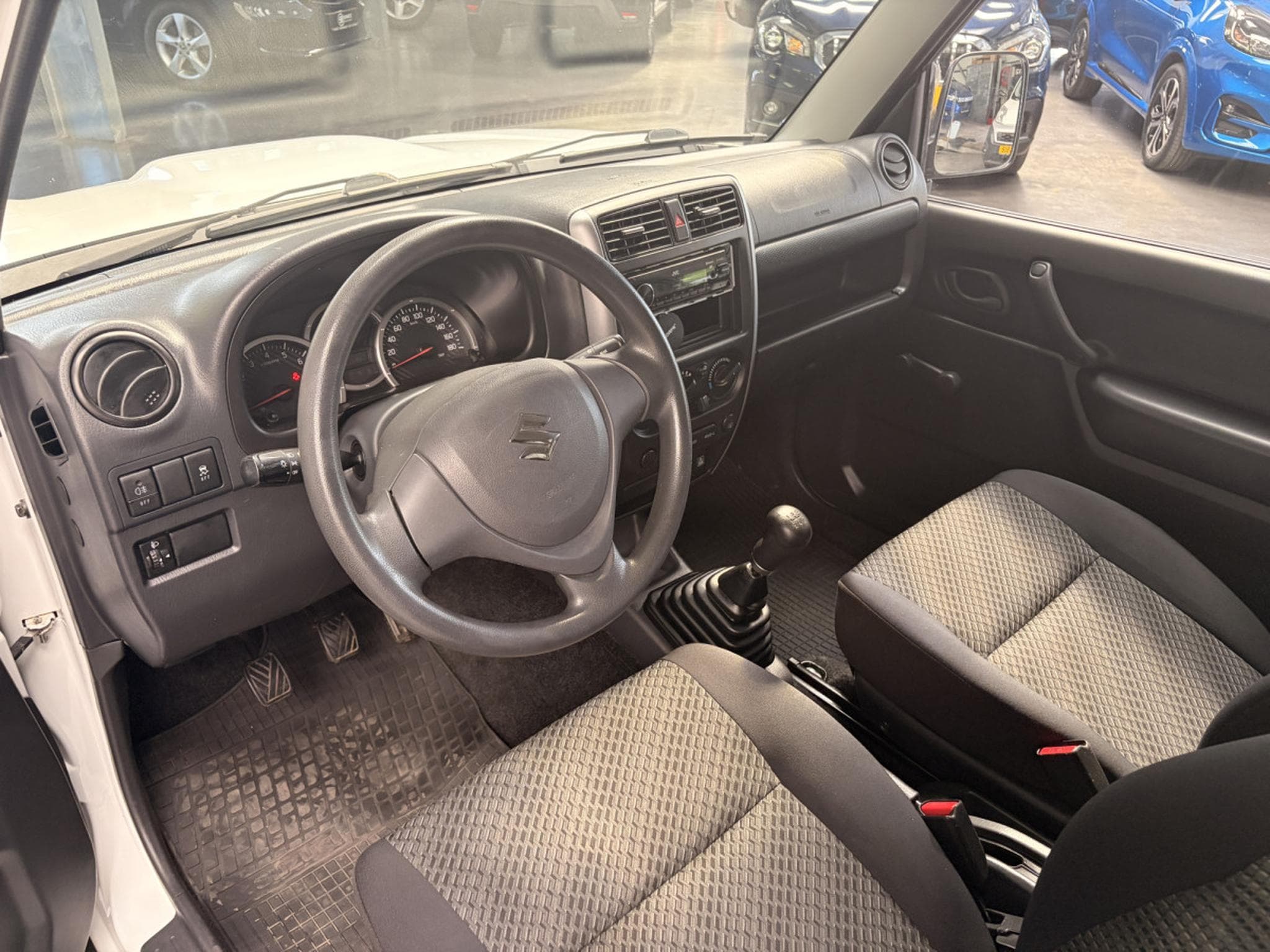 Suzuki Jimny 1.3 Ess 84 Chevaux (2018) - Photo 10