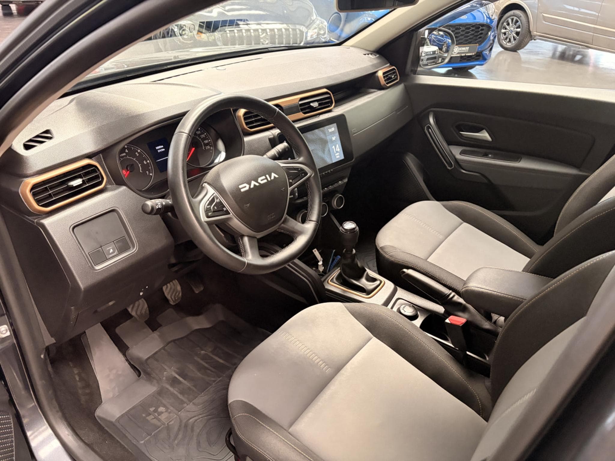 Dacia Duster 1.3 TCe Extreme 4x4 (2024) - Photo 10