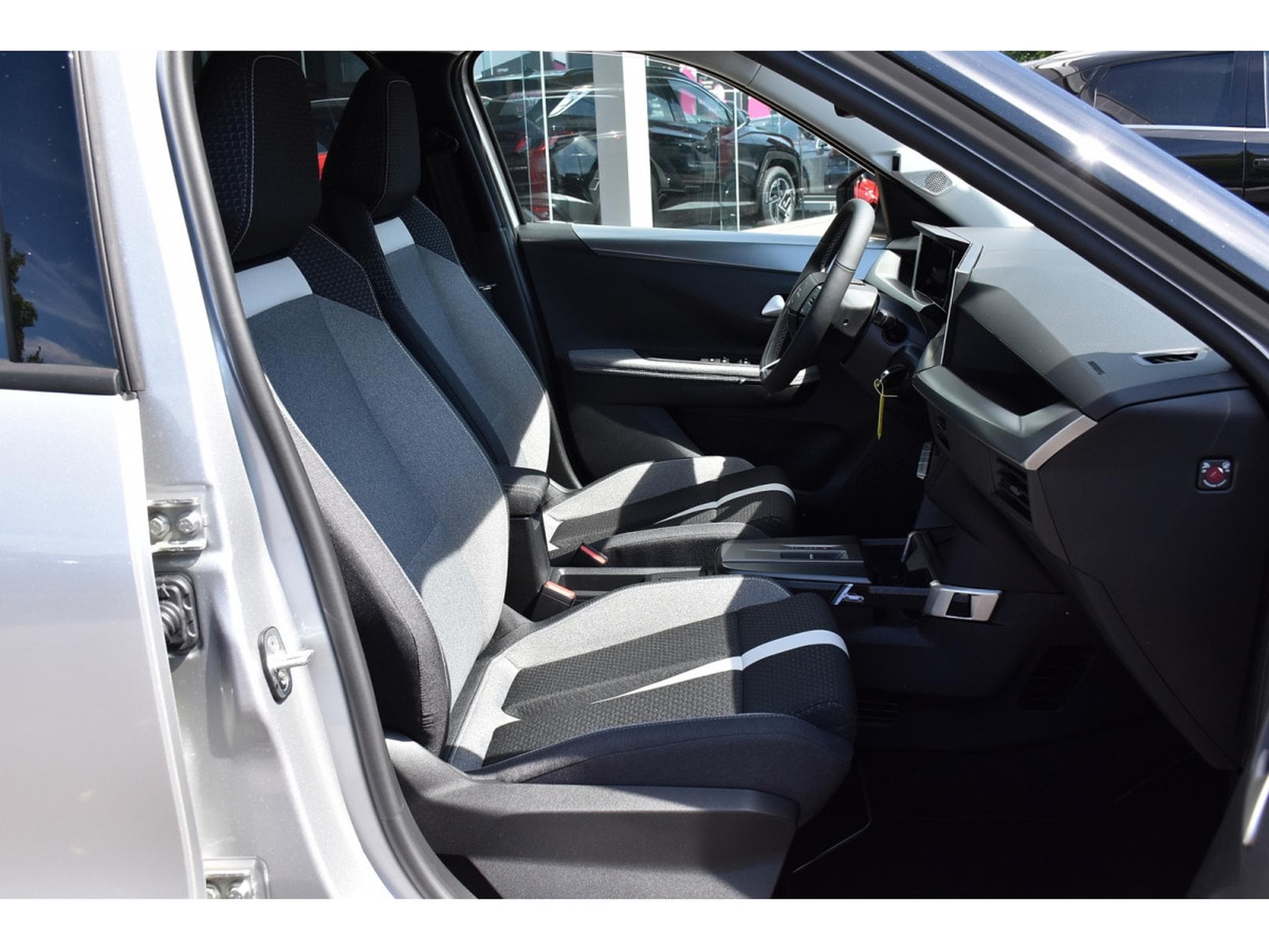 Opel Frontera 1.2 Turbo Hybrid GS e-DCT6 7 Pl. SG CHFF GPS SIDE CAM NEUF (2026) - Foto 7