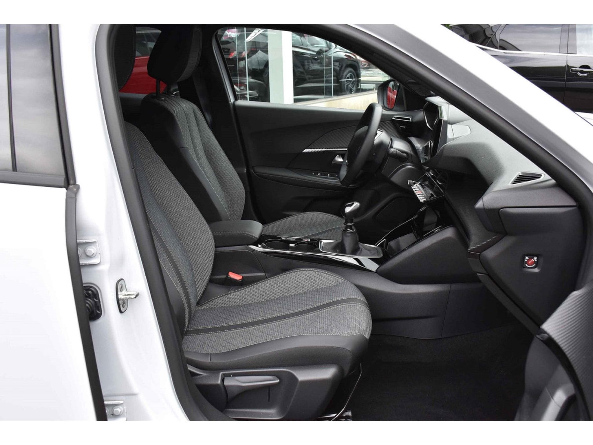Peugeot 2008 1.2 PureTech Allure ACC GPS LANE SIDE REGUL CAM 360 1° MAIN (2025) - Foto 7