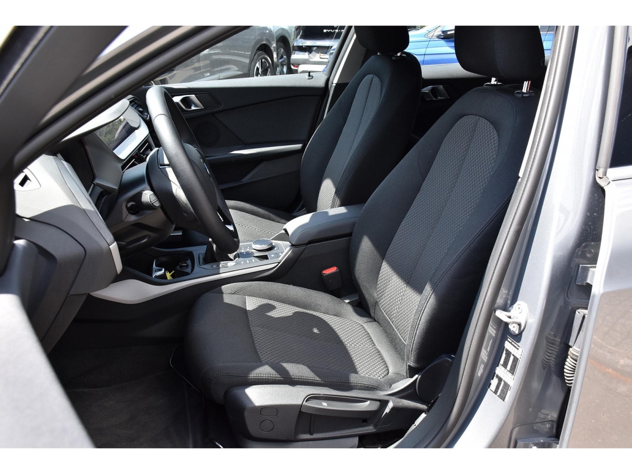 BMW 116 i CLIMA REGUL GPS PDC LED 1° MAIN (2023) - Foto 6